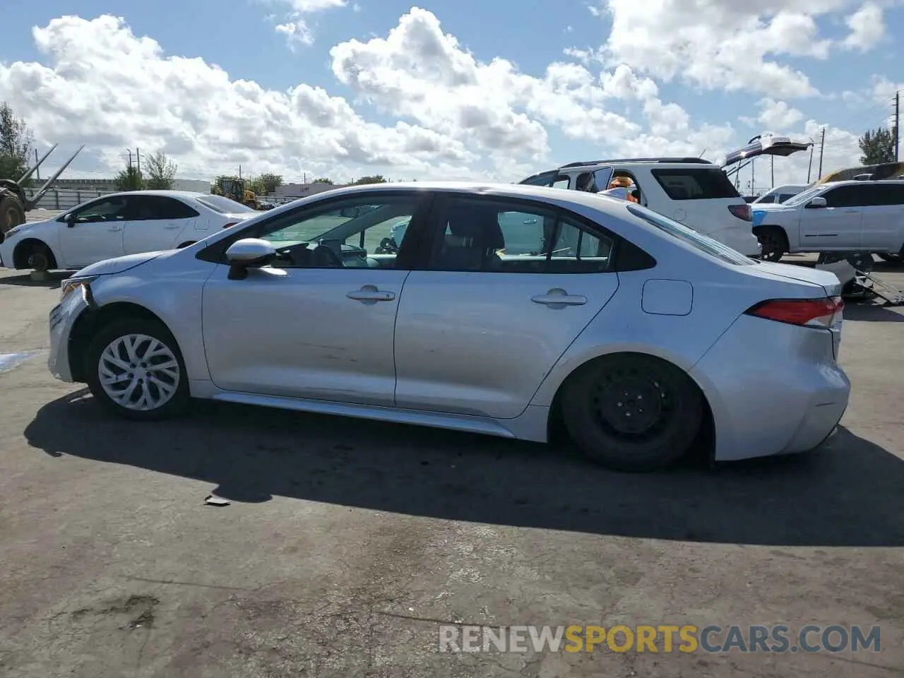 2 fotografías del automóvil dañado 5YFEPRAE3LP066925 TOYOTA COROLLA 2020