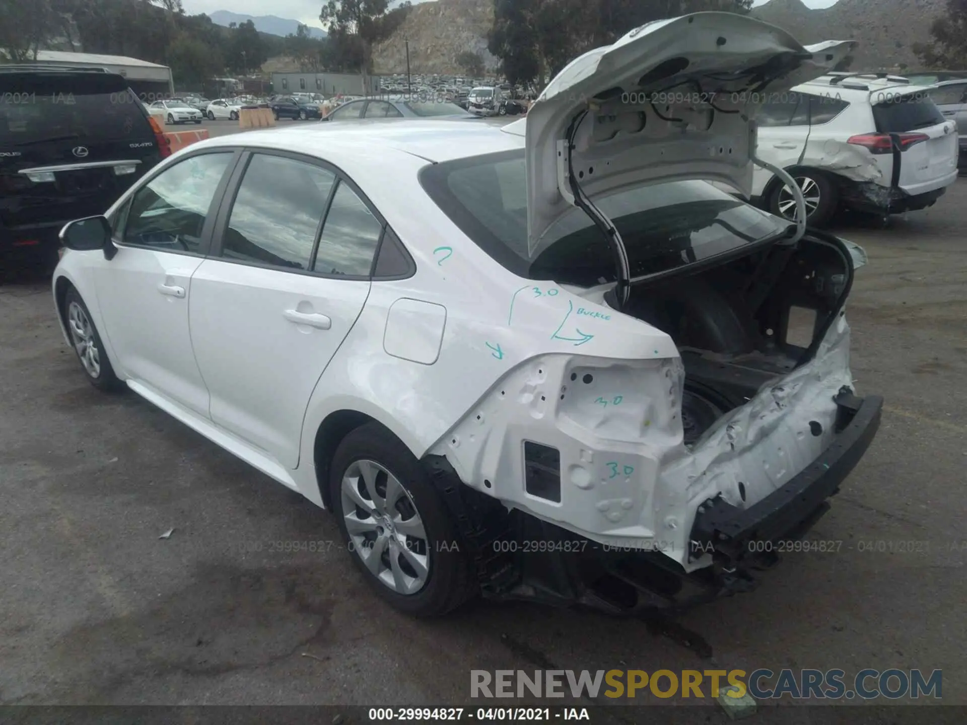 3 fotografías del automóvil dañado 5YFEPRAE3LP070084 TOYOTA COROLLA 2020
