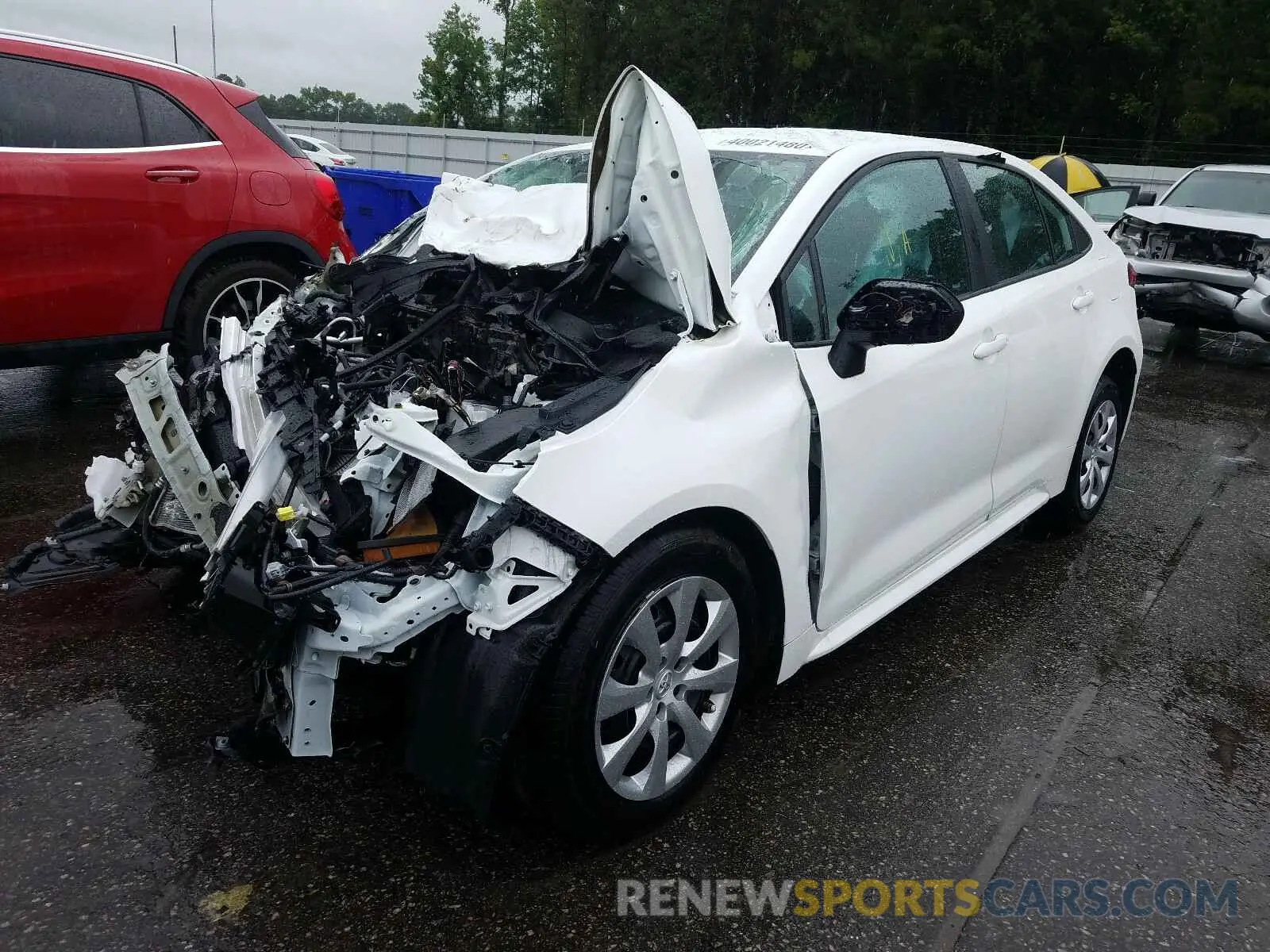 2 fotografías del automóvil dañado 5YFEPRAE3LP093574 TOYOTA COROLLA 2020