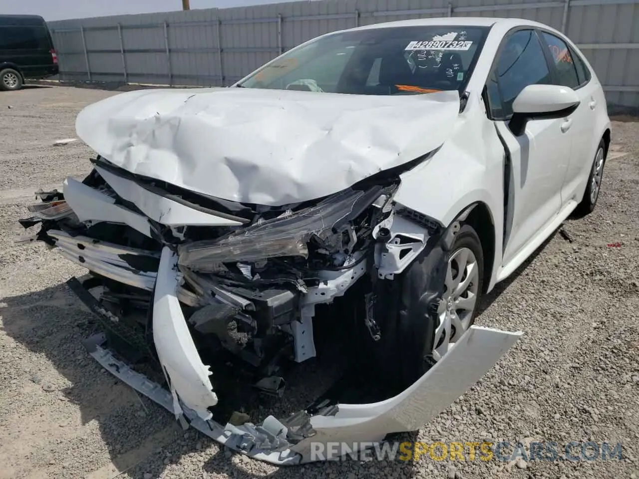 2 fotografías del automóvil dañado 5YFEPRAE3LP118134 TOYOTA COROLLA 2020