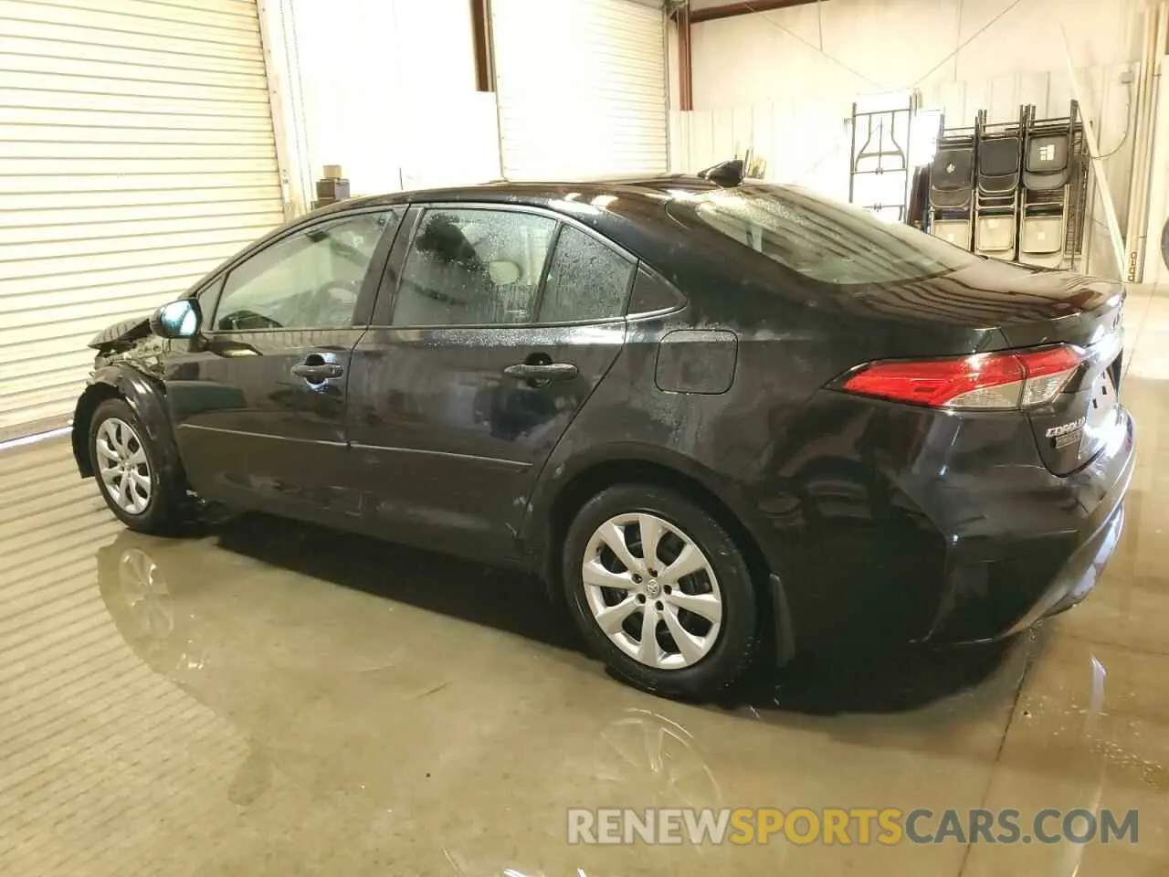 2 fotografías del automóvil dañado 5YFEPRAE4LP009889 TOYOTA COROLLA 2020