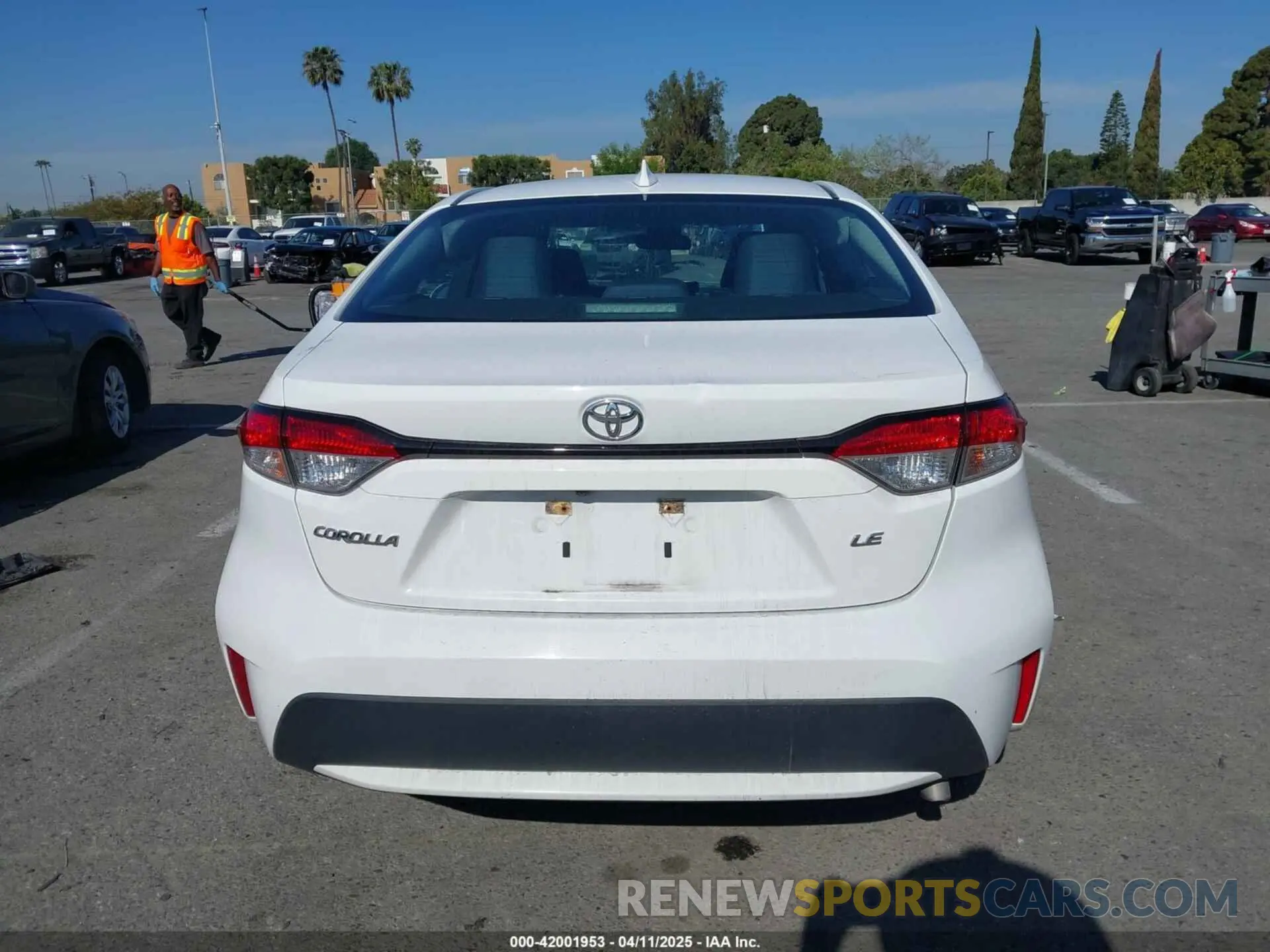 15 fotografías del automóvil dañado 5YFEPRAE4LP012856 TOYOTA COROLLA 2020