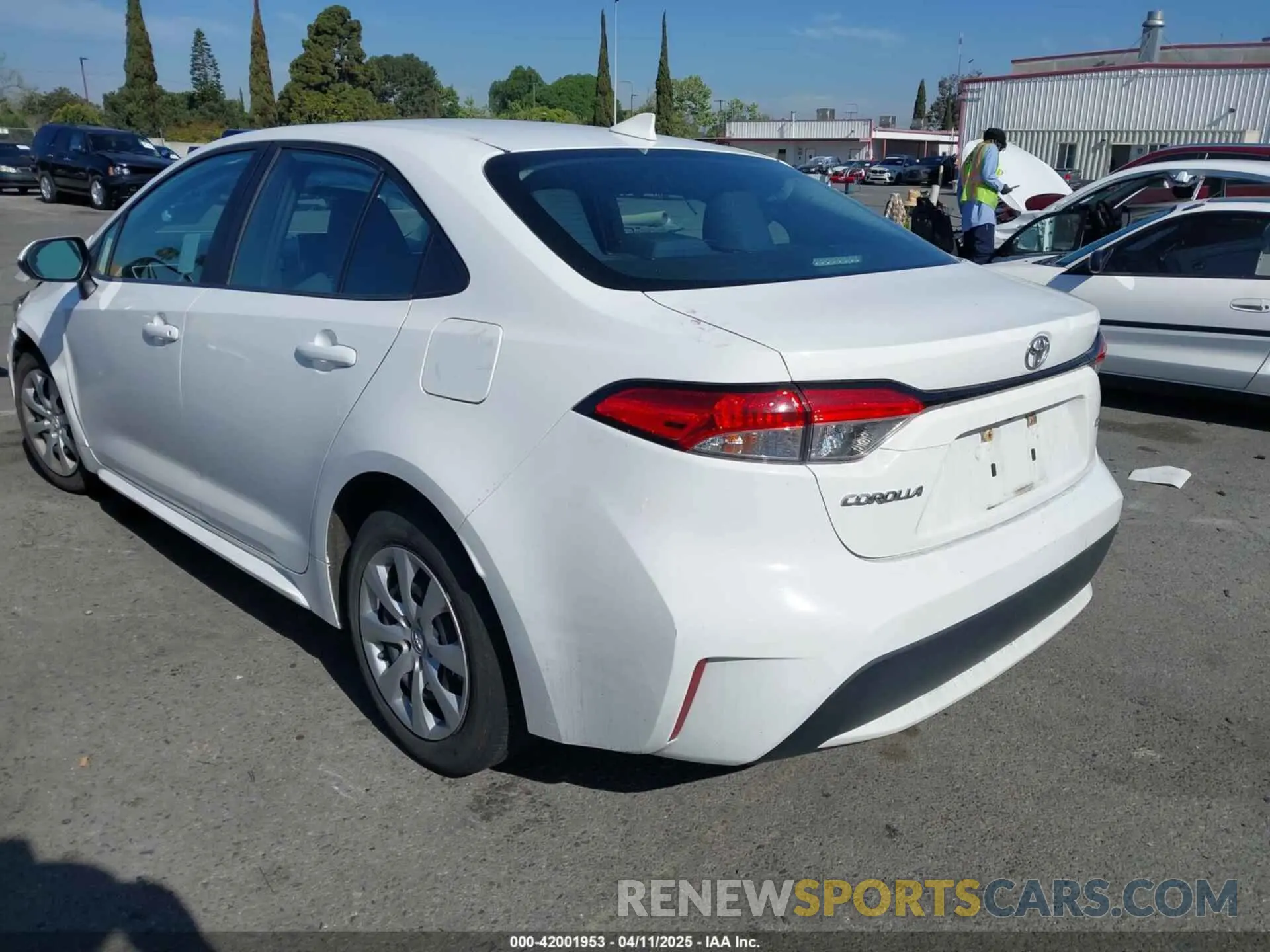 3 fotografías del automóvil dañado 5YFEPRAE4LP012856 TOYOTA COROLLA 2020