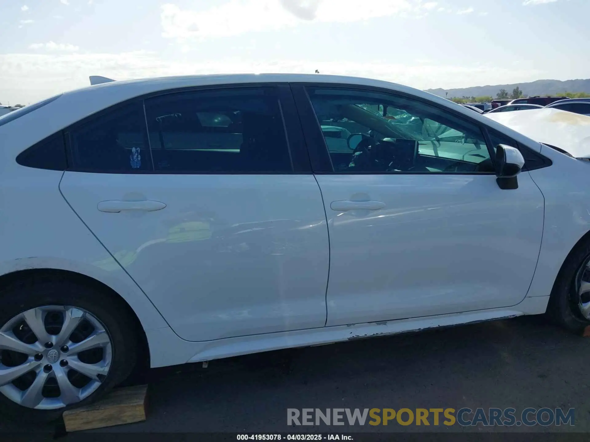 13 fotografías del automóvil dañado 5YFEPRAE4LP129949 TOYOTA COROLLA 2020