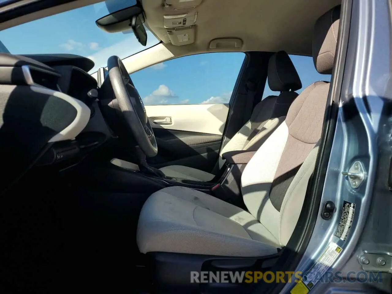 7 fotografías del automóvil dañado 5YFEPRAE4LP135654 TOYOTA COROLLA 2020