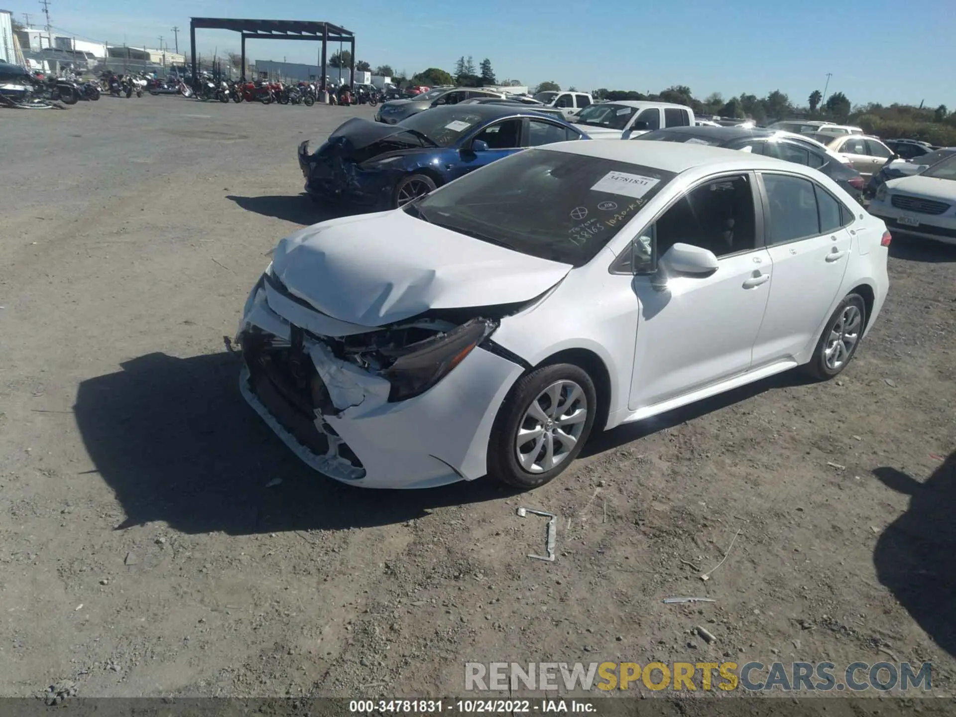 2 fotografías del automóvil dañado 5YFEPRAE4LP138165 TOYOTA COROLLA 2020