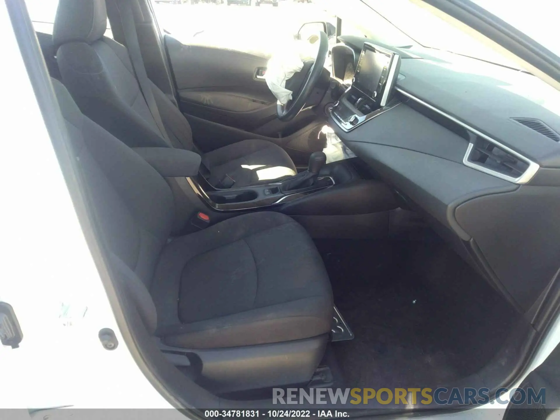 5 fotografías del automóvil dañado 5YFEPRAE4LP138165 TOYOTA COROLLA 2020