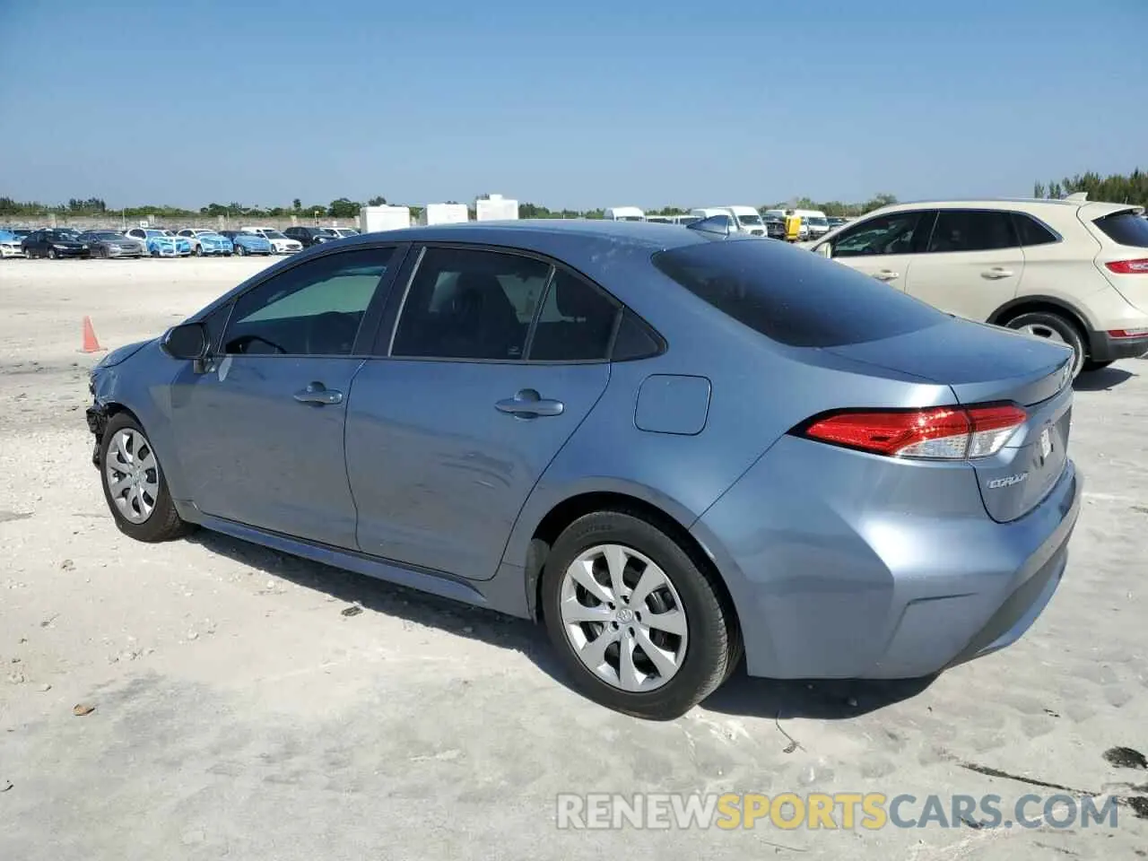 2 fotografías del automóvil dañado 5YFEPRAE4LP144872 TOYOTA COROLLA 2020