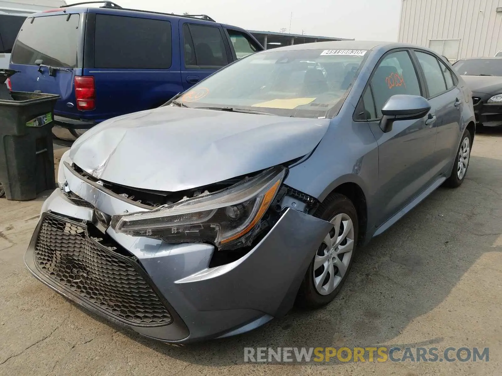 2 fotografías del automóvil dañado 5YFEPRAE5LP063914 TOYOTA COROLLA 2020
