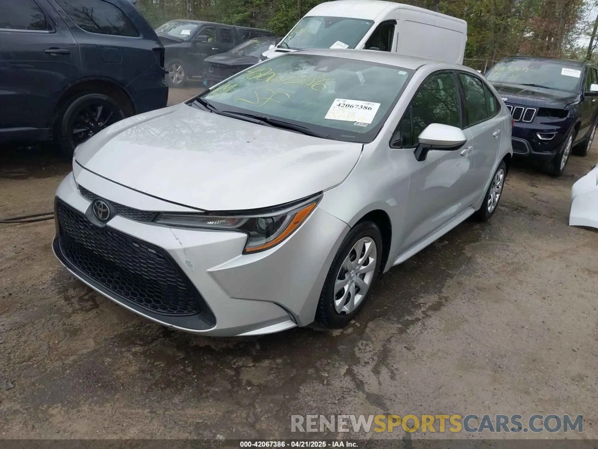 2 fotografías del automóvil dañado 5YFEPRAE5LP070006 TOYOTA COROLLA 2020