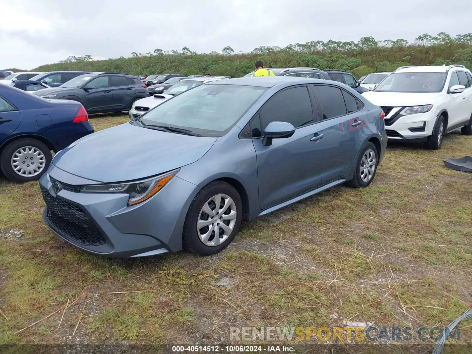 2 fotografías del automóvil dañado 5YFEPRAE5LP071849 TOYOTA COROLLA 2020