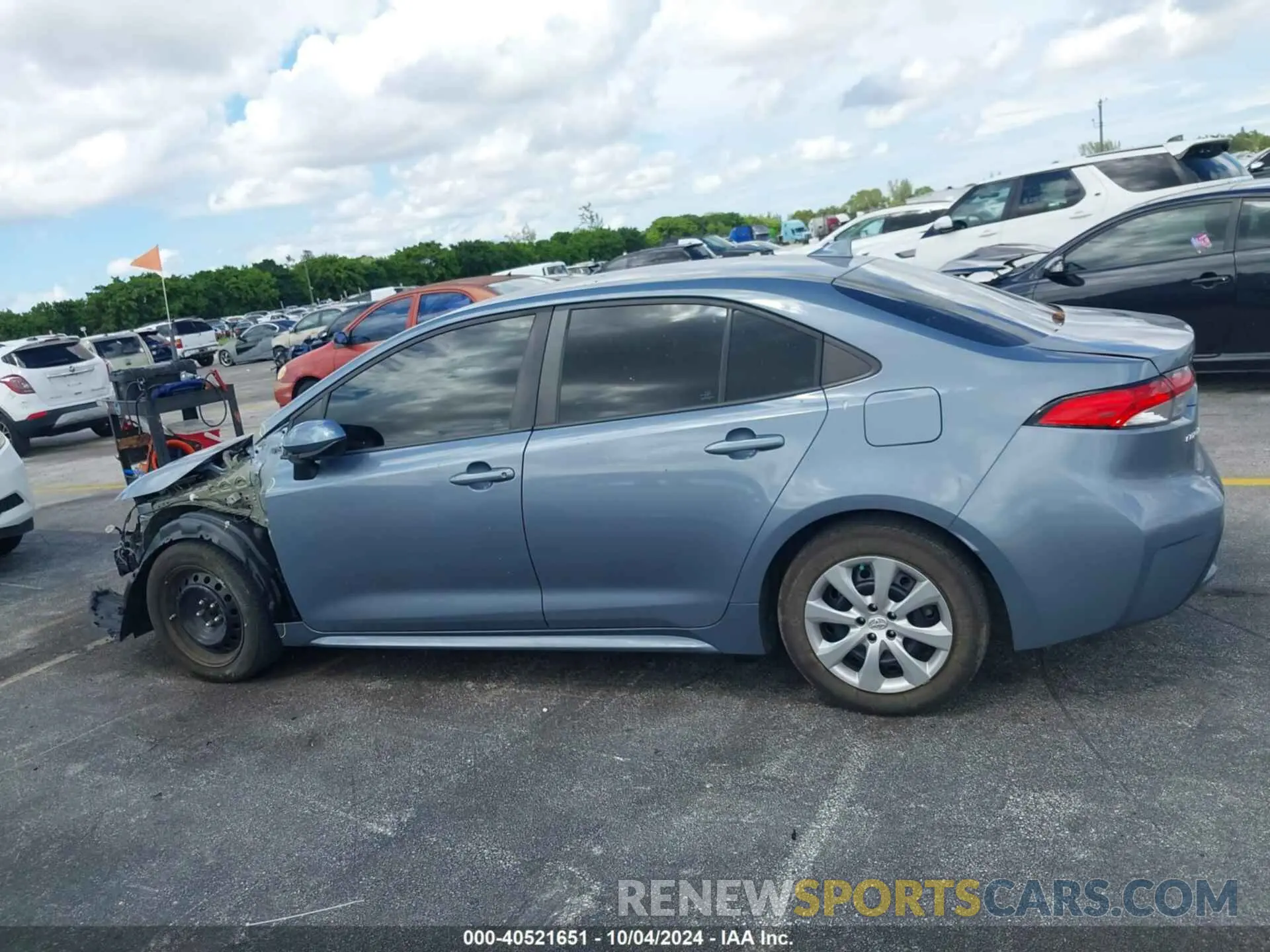 15 fotografías del automóvil dañado 5YFEPRAE5LP071933 TOYOTA COROLLA 2020