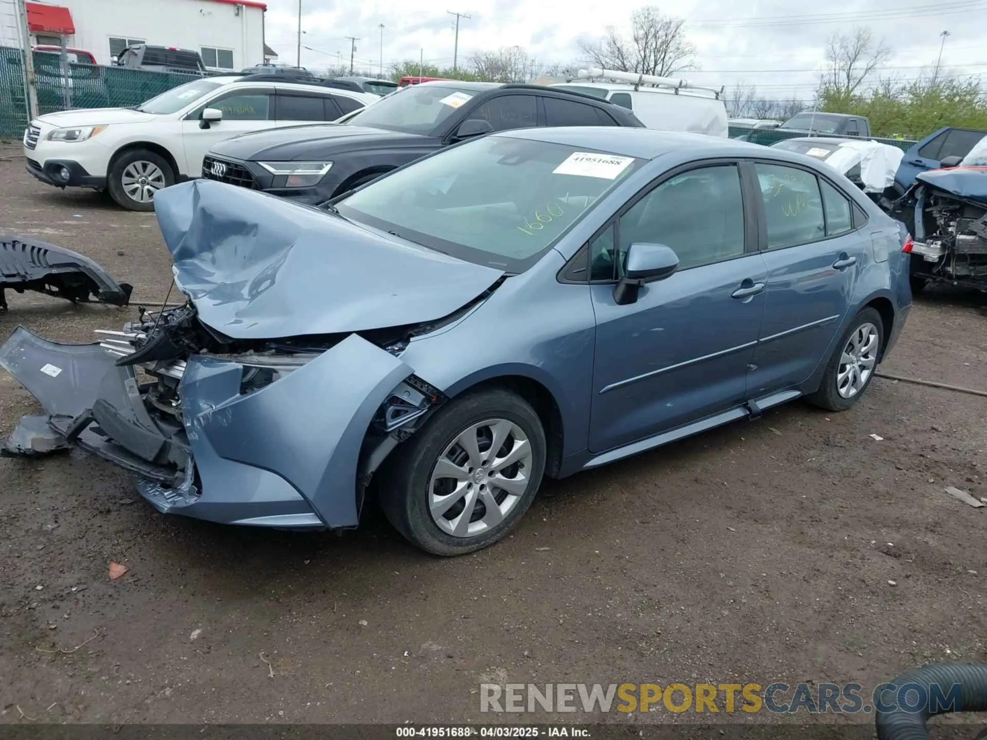 2 fotografías del automóvil dañado 5YFEPRAE5LP101660 TOYOTA COROLLA 2020
