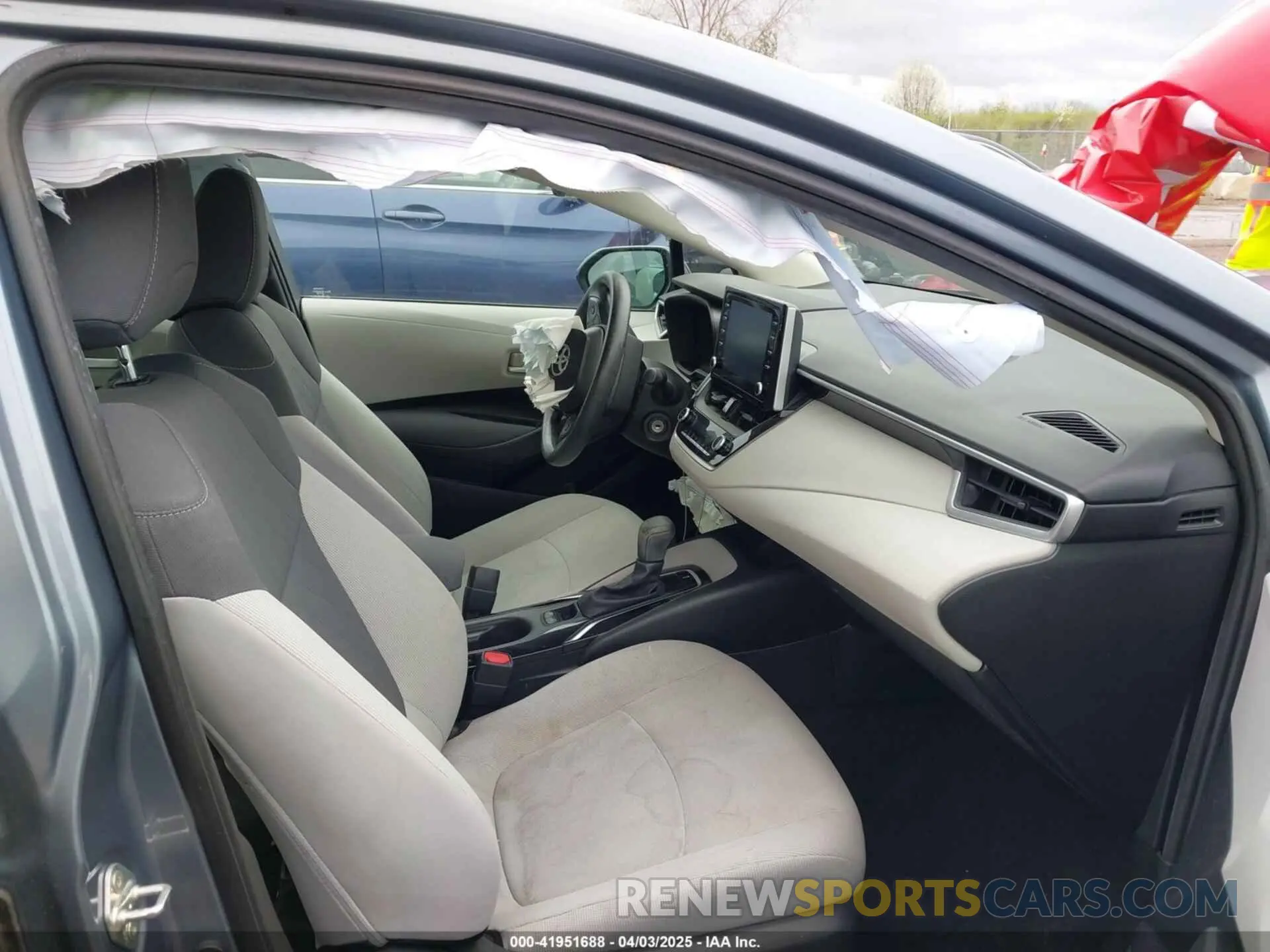 5 fotografías del automóvil dañado 5YFEPRAE5LP101660 TOYOTA COROLLA 2020