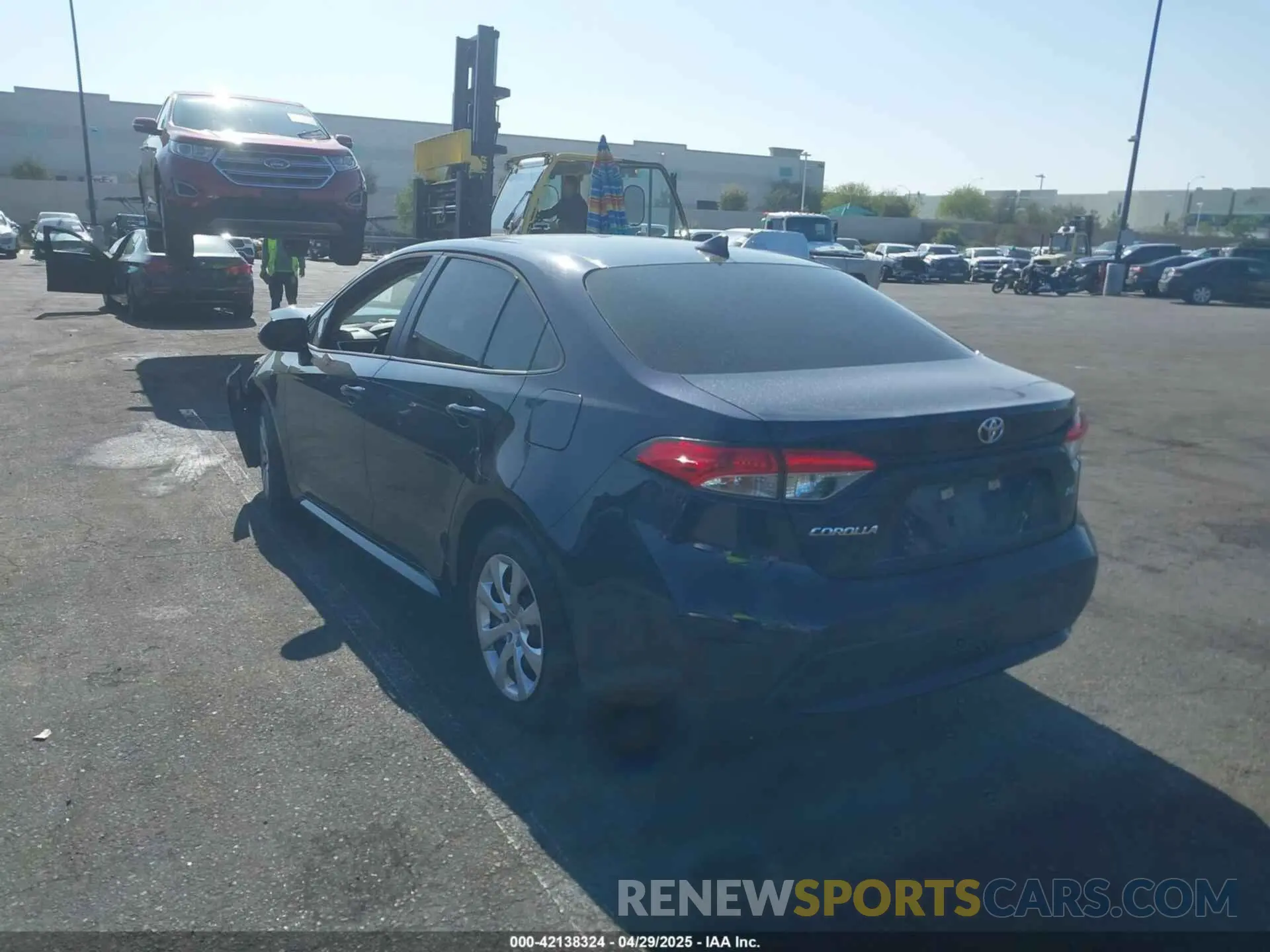 14 fotografías del automóvil dañado 5YFEPRAE5LP104462 TOYOTA COROLLA 2020