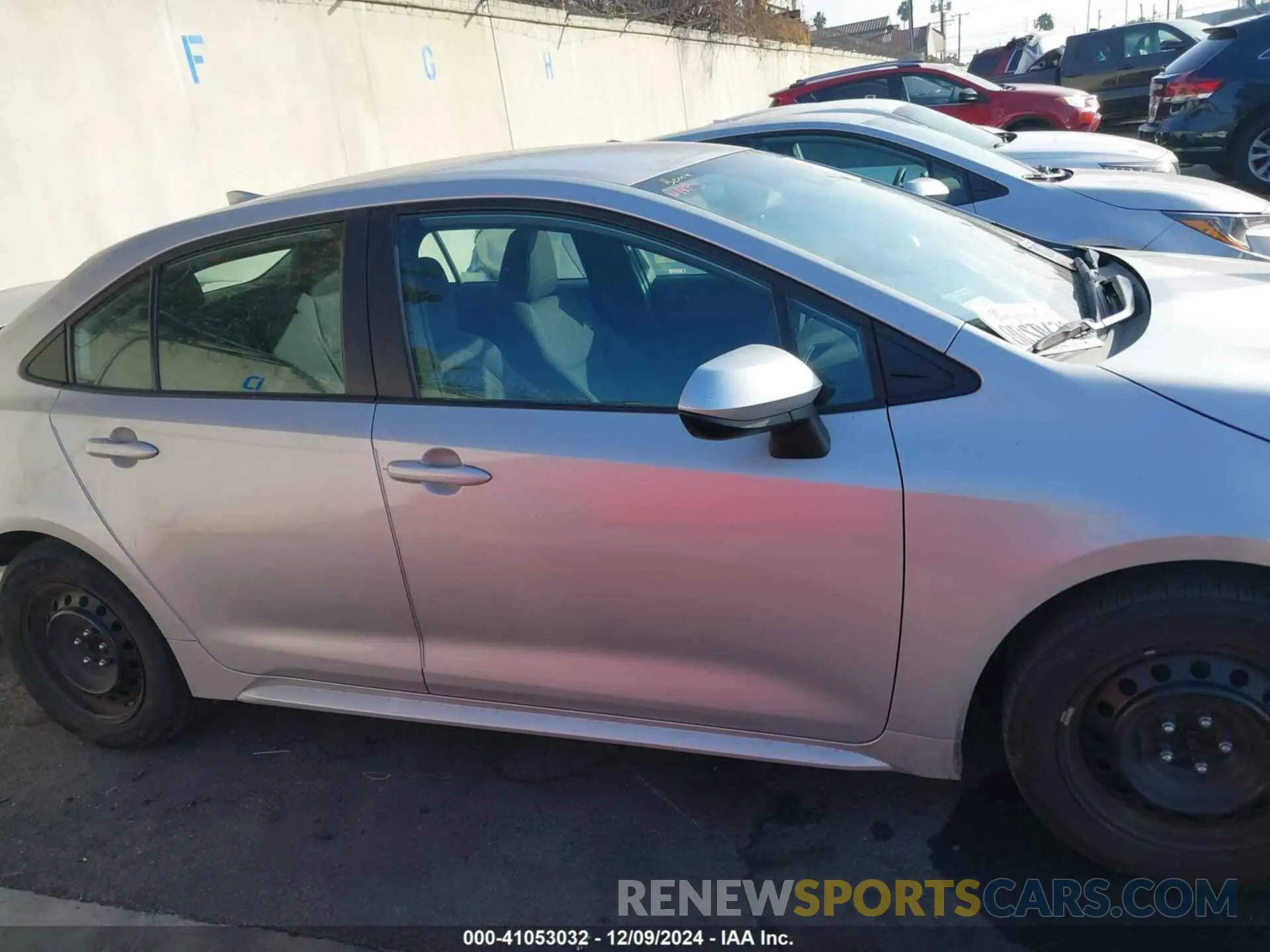 13 fotografías del automóvil dañado 5YFEPRAE5LP130561 TOYOTA COROLLA 2020