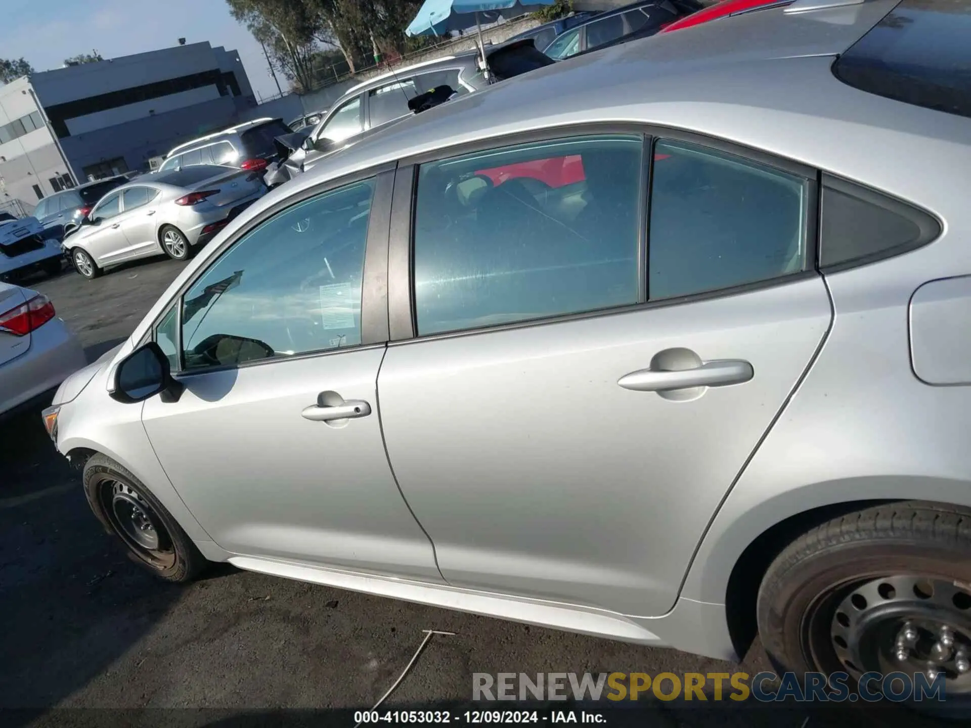 14 fotografías del automóvil dañado 5YFEPRAE5LP130561 TOYOTA COROLLA 2020