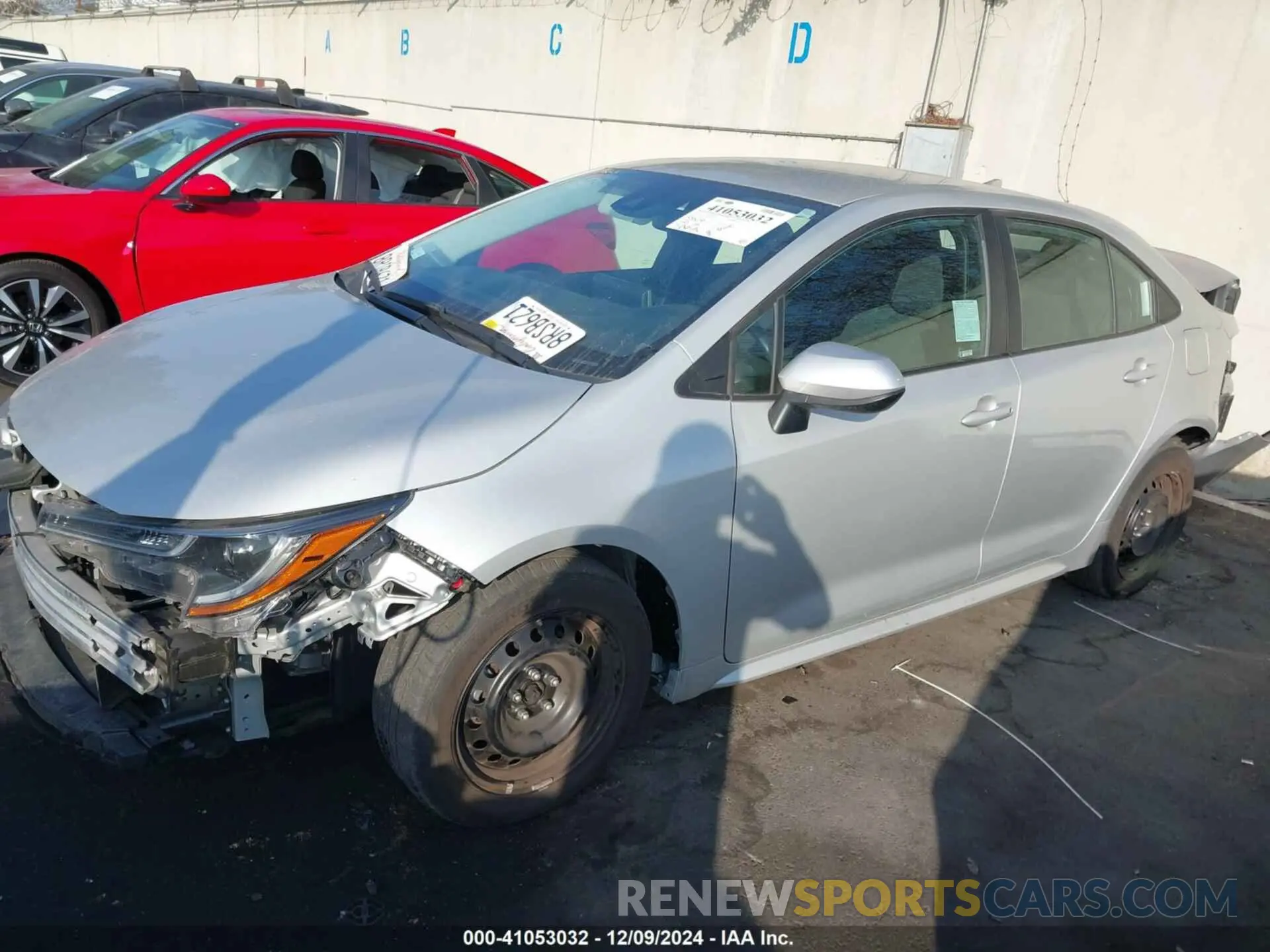 2 fotografías del automóvil dañado 5YFEPRAE5LP130561 TOYOTA COROLLA 2020