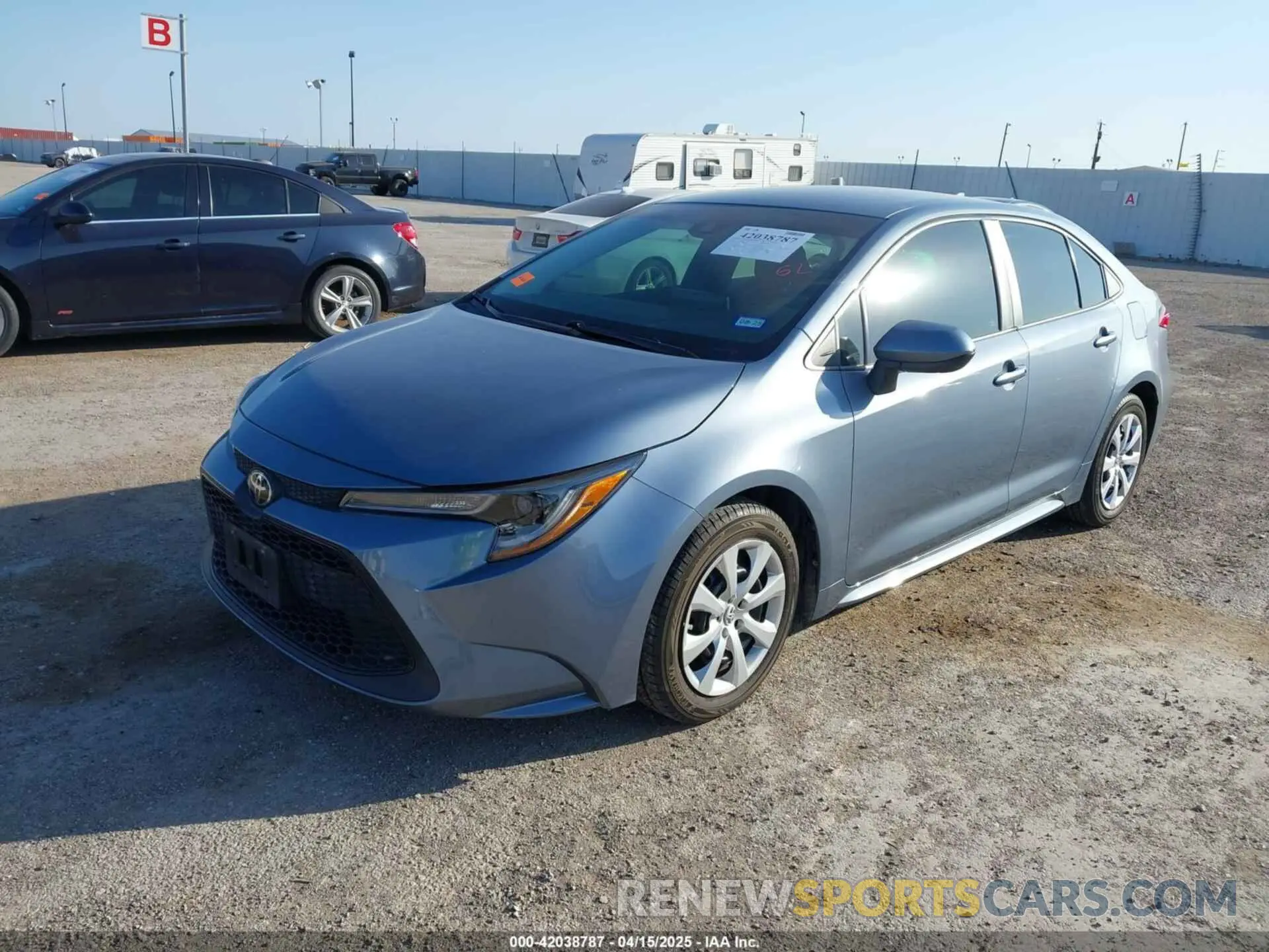 2 fotografías del automóvil dañado 5YFEPRAE6LP051528 TOYOTA COROLLA 2020