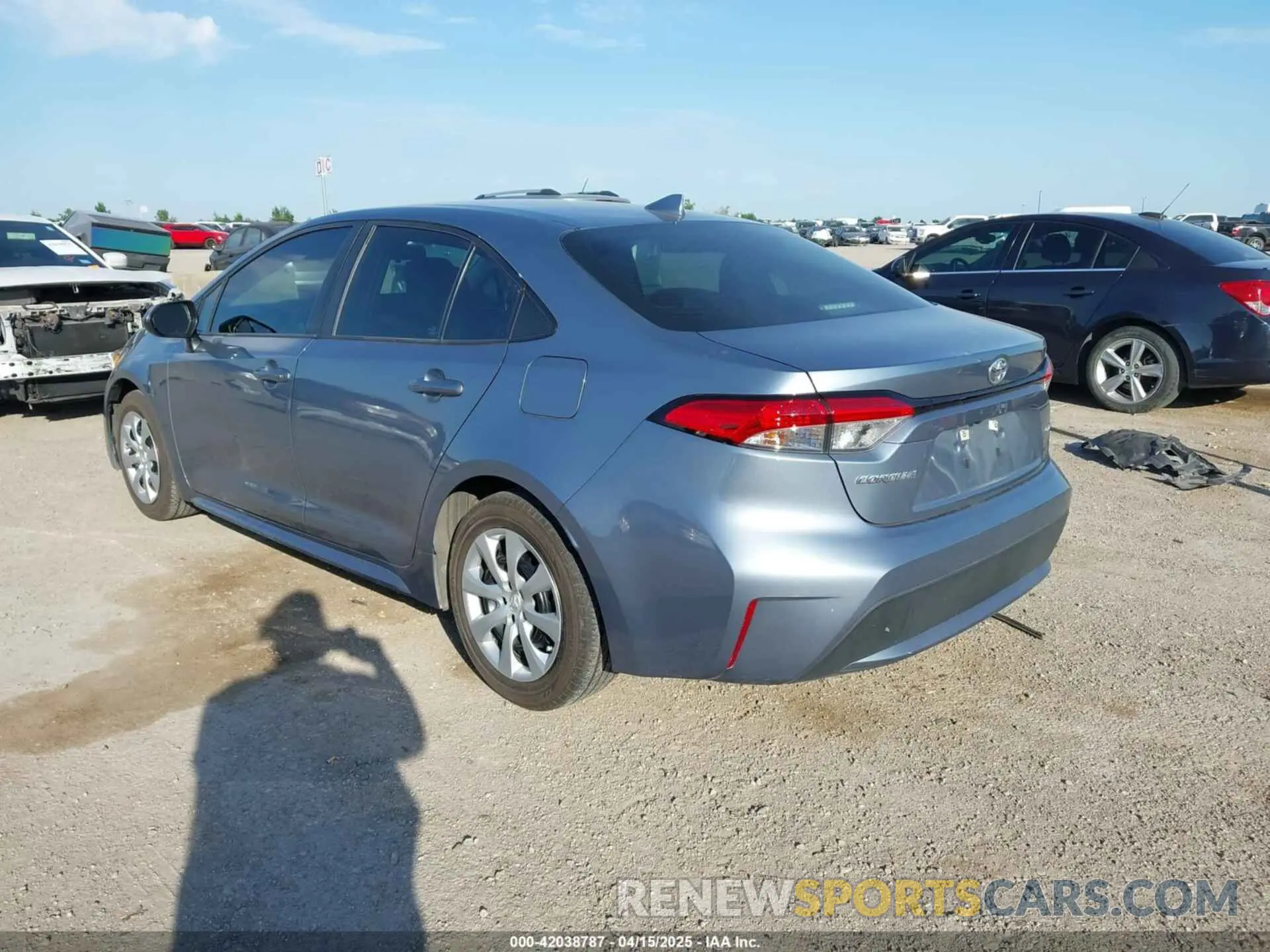 3 fotografías del automóvil dañado 5YFEPRAE6LP051528 TOYOTA COROLLA 2020