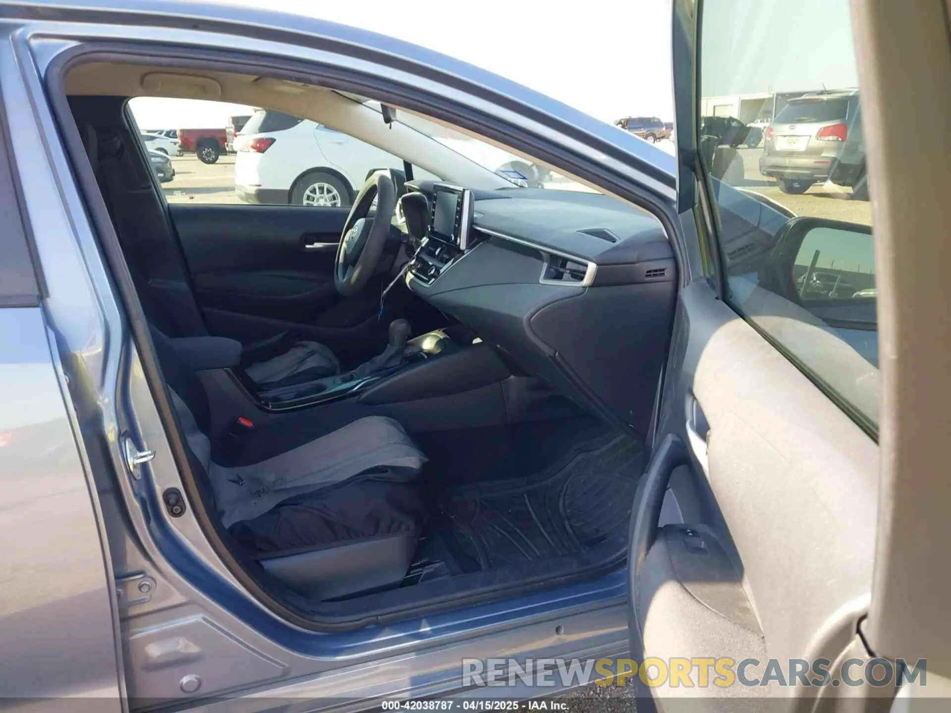 5 fotografías del automóvil dañado 5YFEPRAE6LP051528 TOYOTA COROLLA 2020
