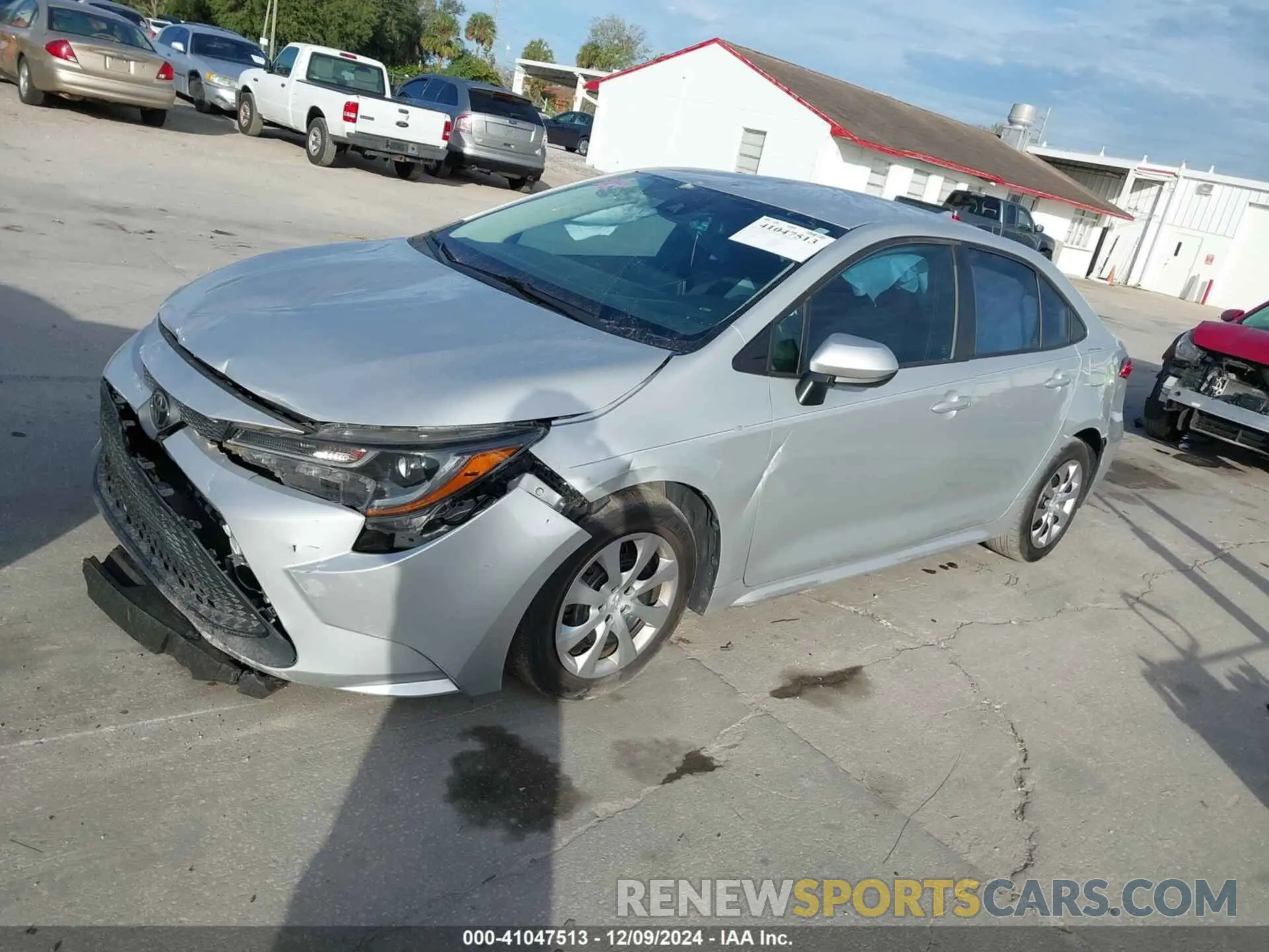 2 fotografías del automóvil dañado 5YFEPRAE6LP093424 TOYOTA COROLLA 2020