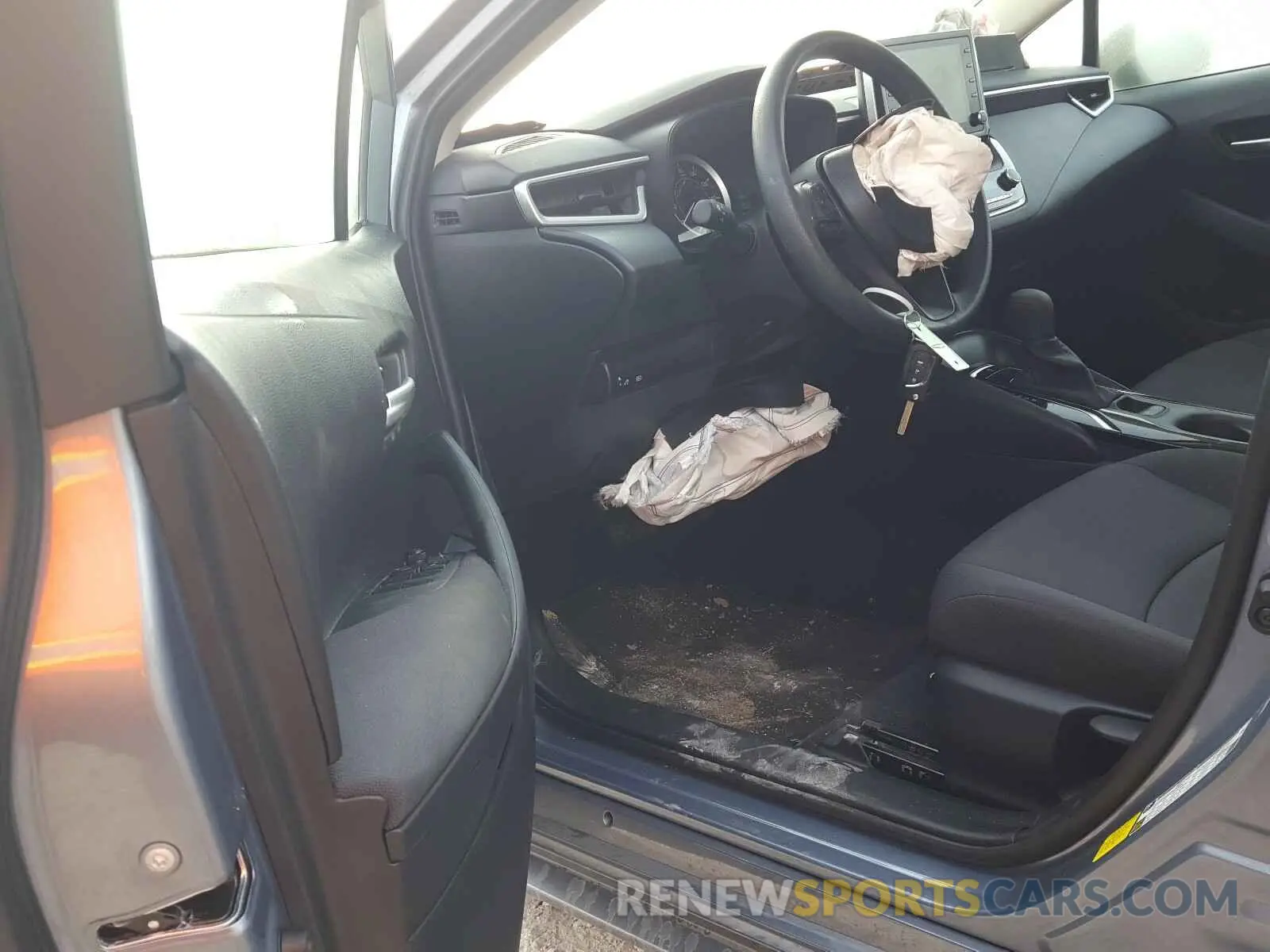 9 fotografías del automóvil dañado 5YFEPRAE6LP101702 TOYOTA COROLLA 2020