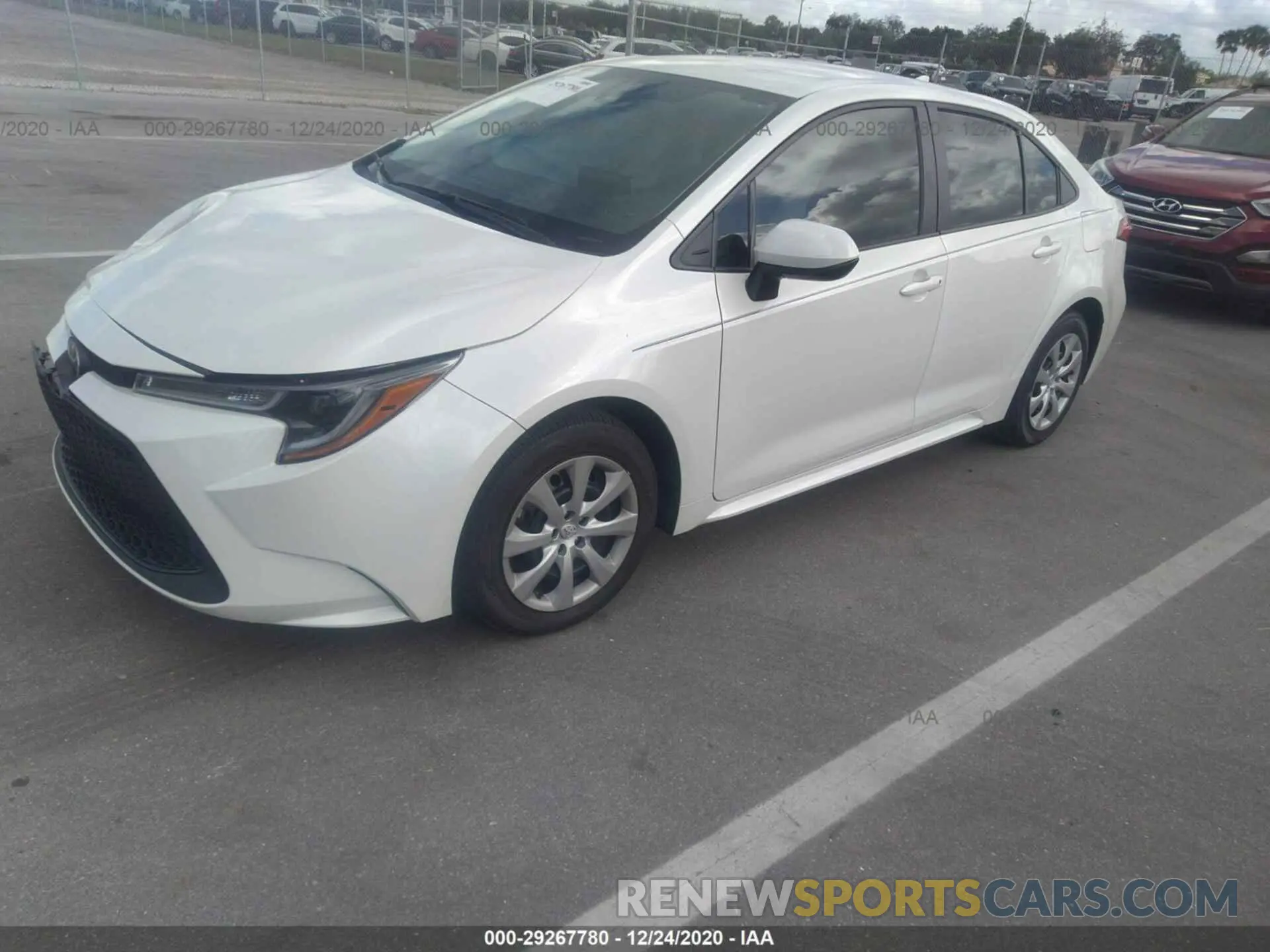 2 fotografías del automóvil dañado 5YFEPRAE6LP117818 TOYOTA COROLLA 2020