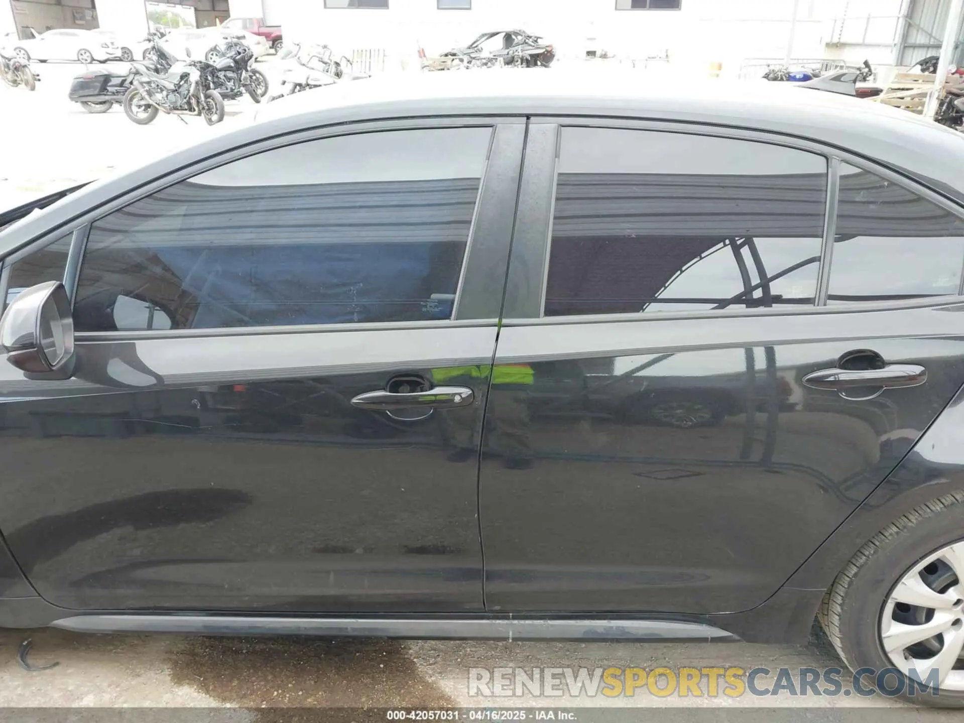 14 fotografías del automóvil dañado 5YFEPRAE7LP029862 TOYOTA COROLLA 2020