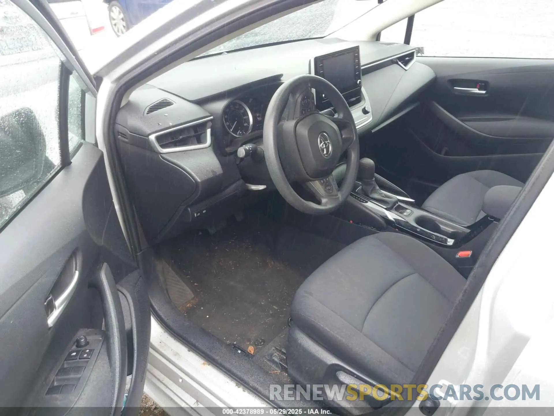 5 fotografías del automóvil dañado 5YFEPRAE7LP047472 TOYOTA COROLLA 2020