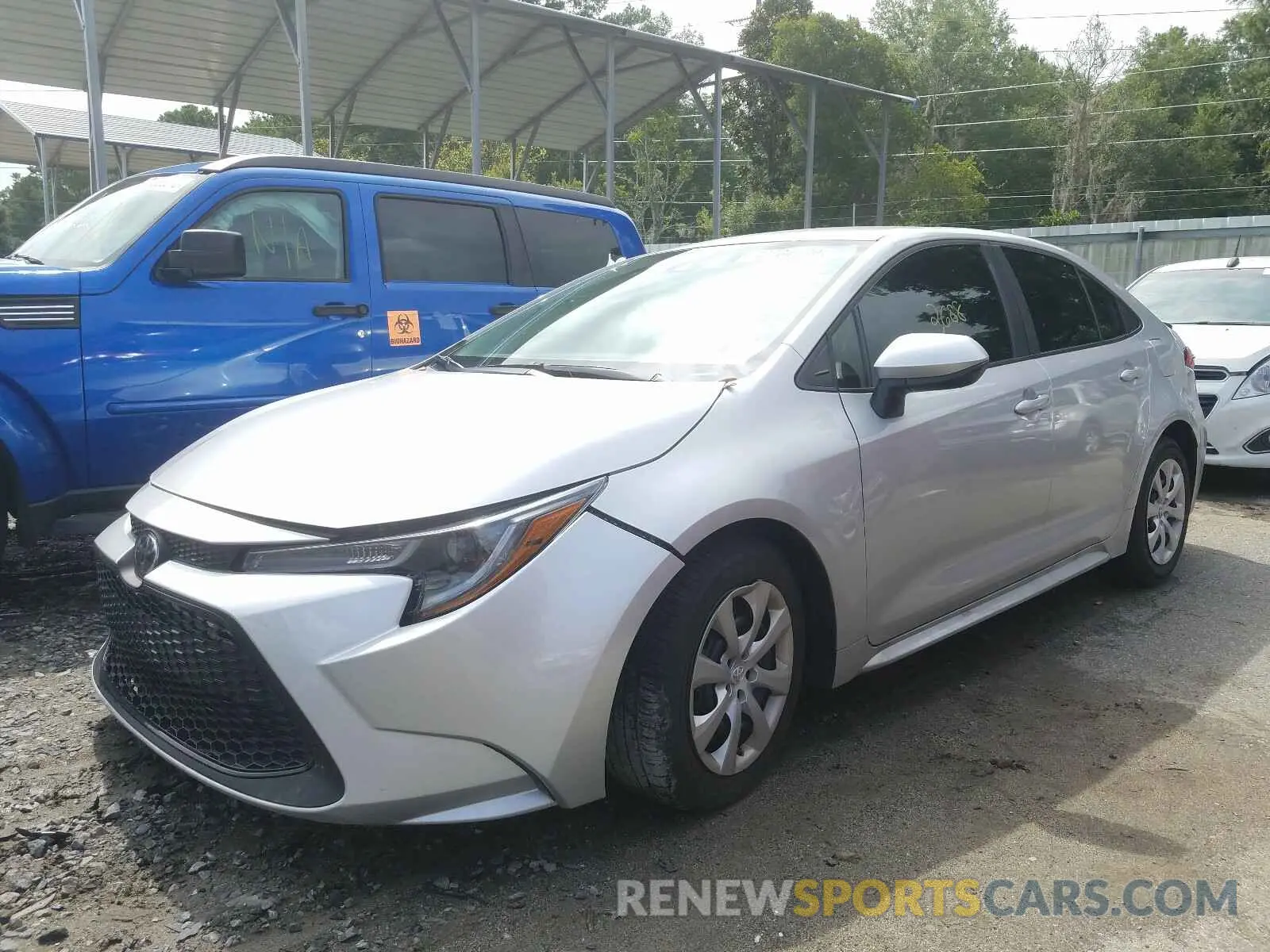 2 fotografías del automóvil dañado 5YFEPRAE7LP053272 TOYOTA COROLLA 2020