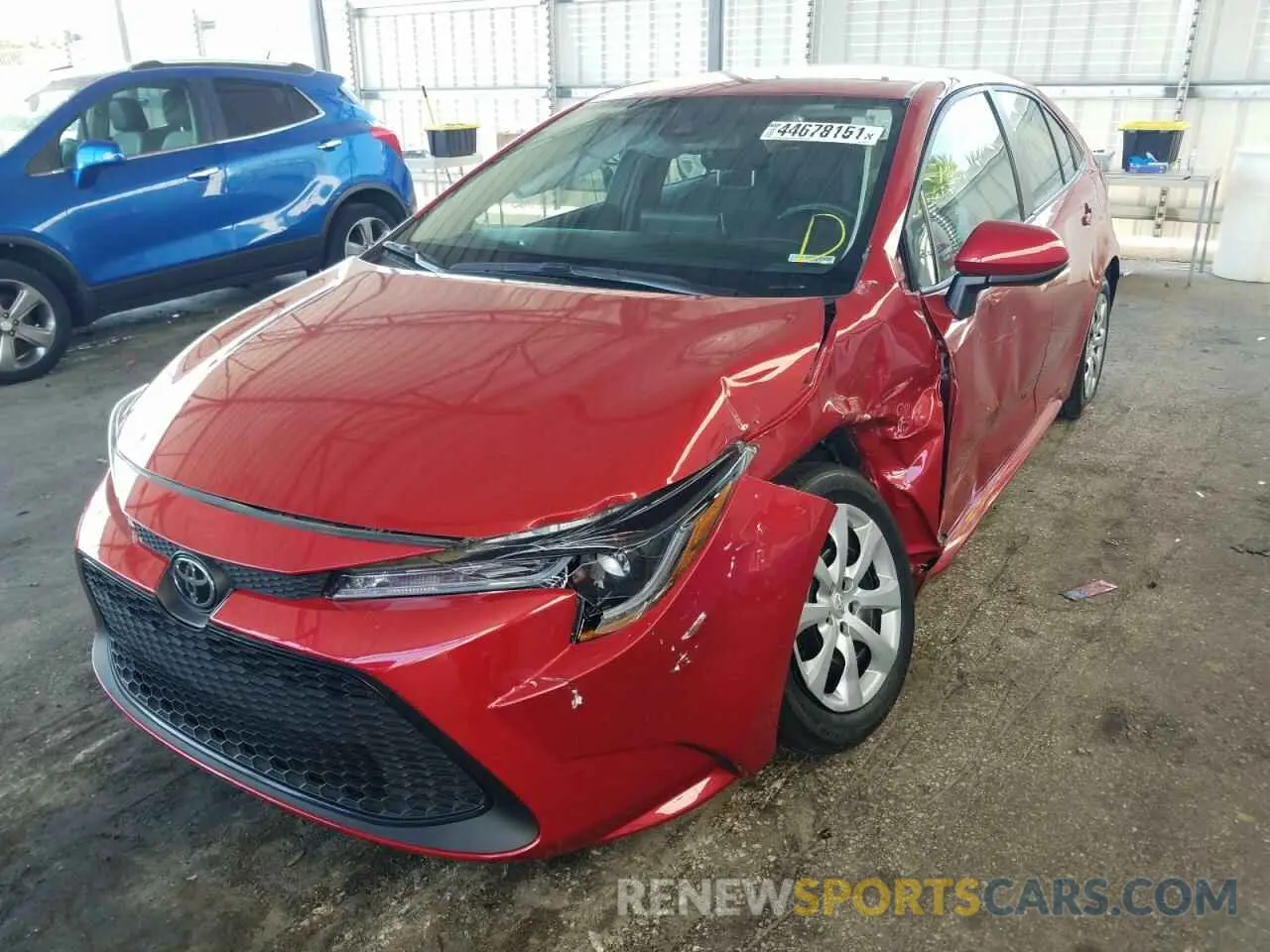 2 fotografías del automóvil dañado 5YFEPRAE7LP061825 TOYOTA COROLLA 2020