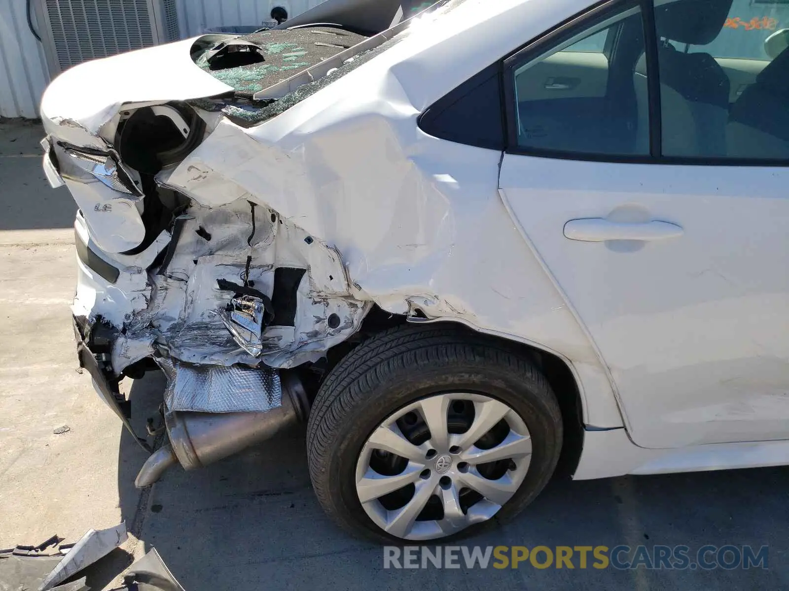 9 fotografías del automóvil dañado 5YFEPRAE7LP067513 TOYOTA COROLLA 2020