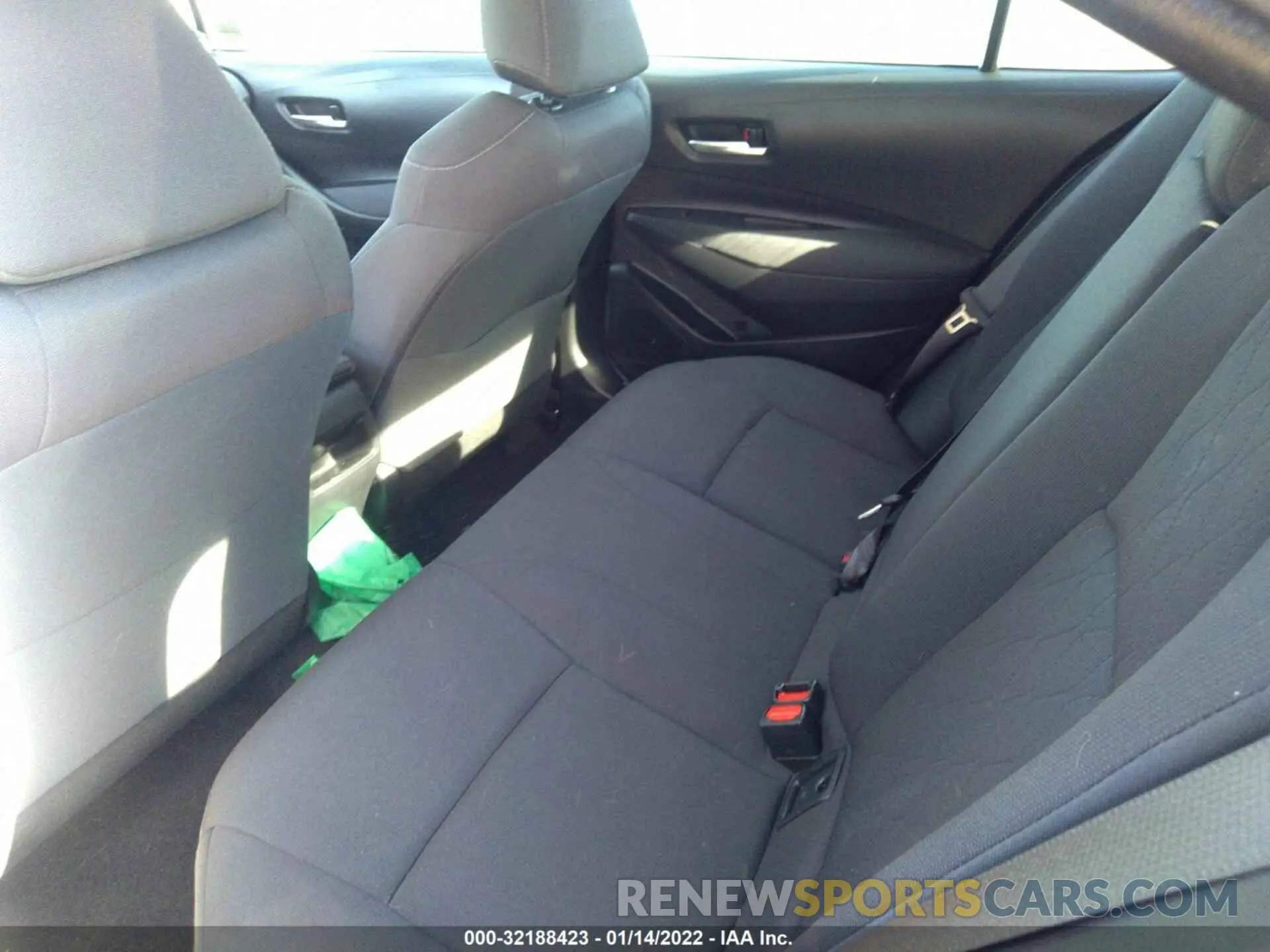 8 fotografías del automóvil dañado 5YFEPRAE7LP069472 TOYOTA COROLLA 2020