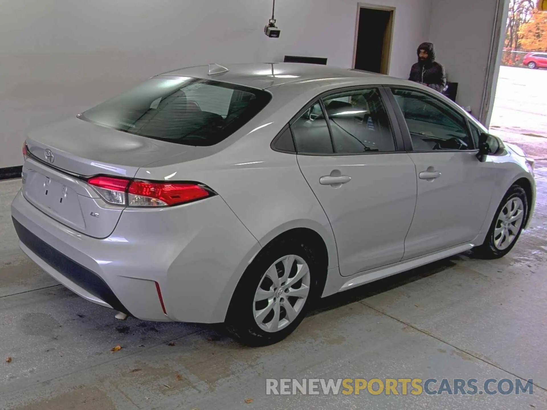 32 fotografías del automóvil dañado 5YFEPRAE7LP073229 TOYOTA COROLLA 2020