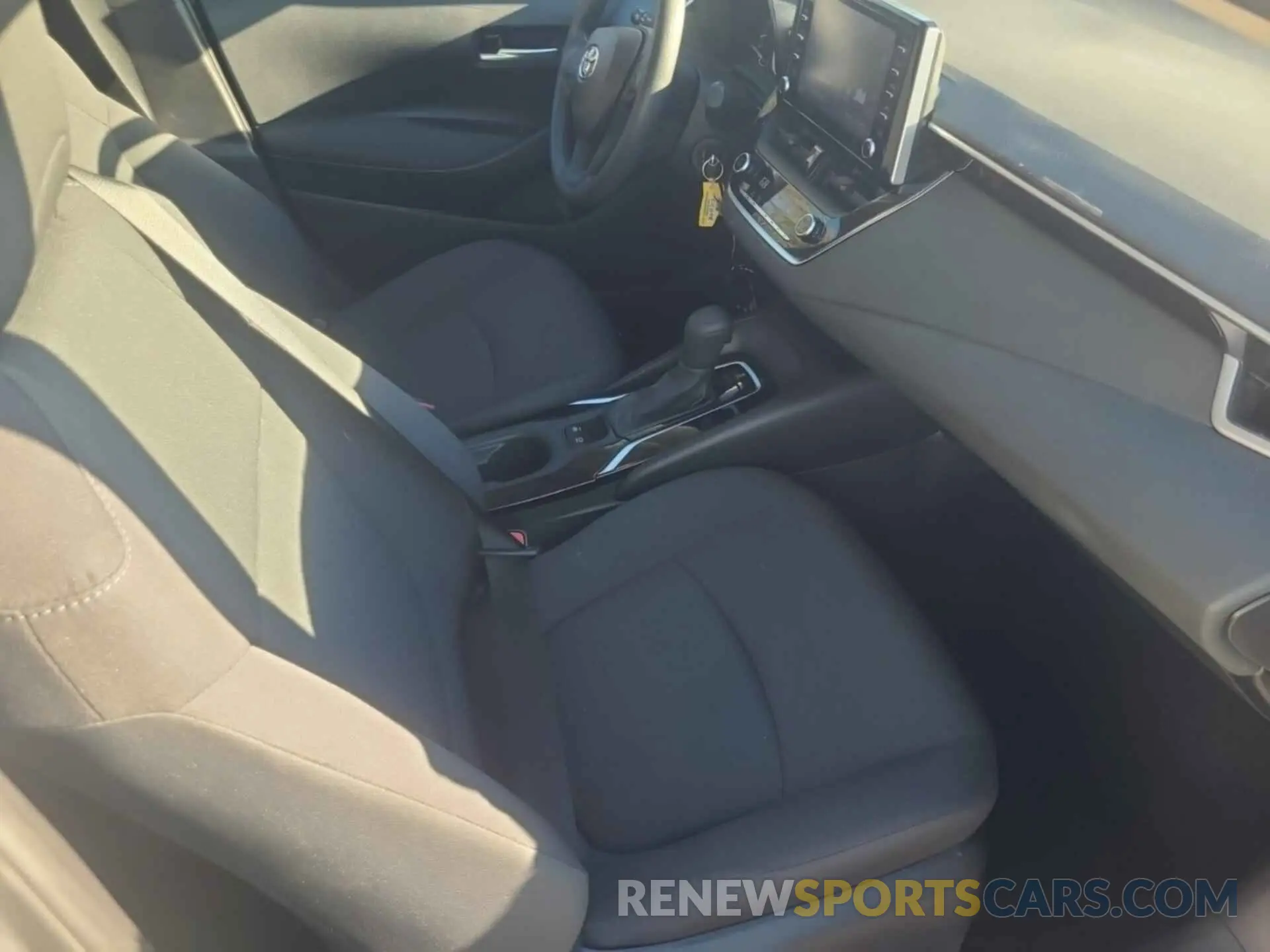 16 fotografías del automóvil dañado 5YFEPRAE7LP084313 TOYOTA COROLLA 2020