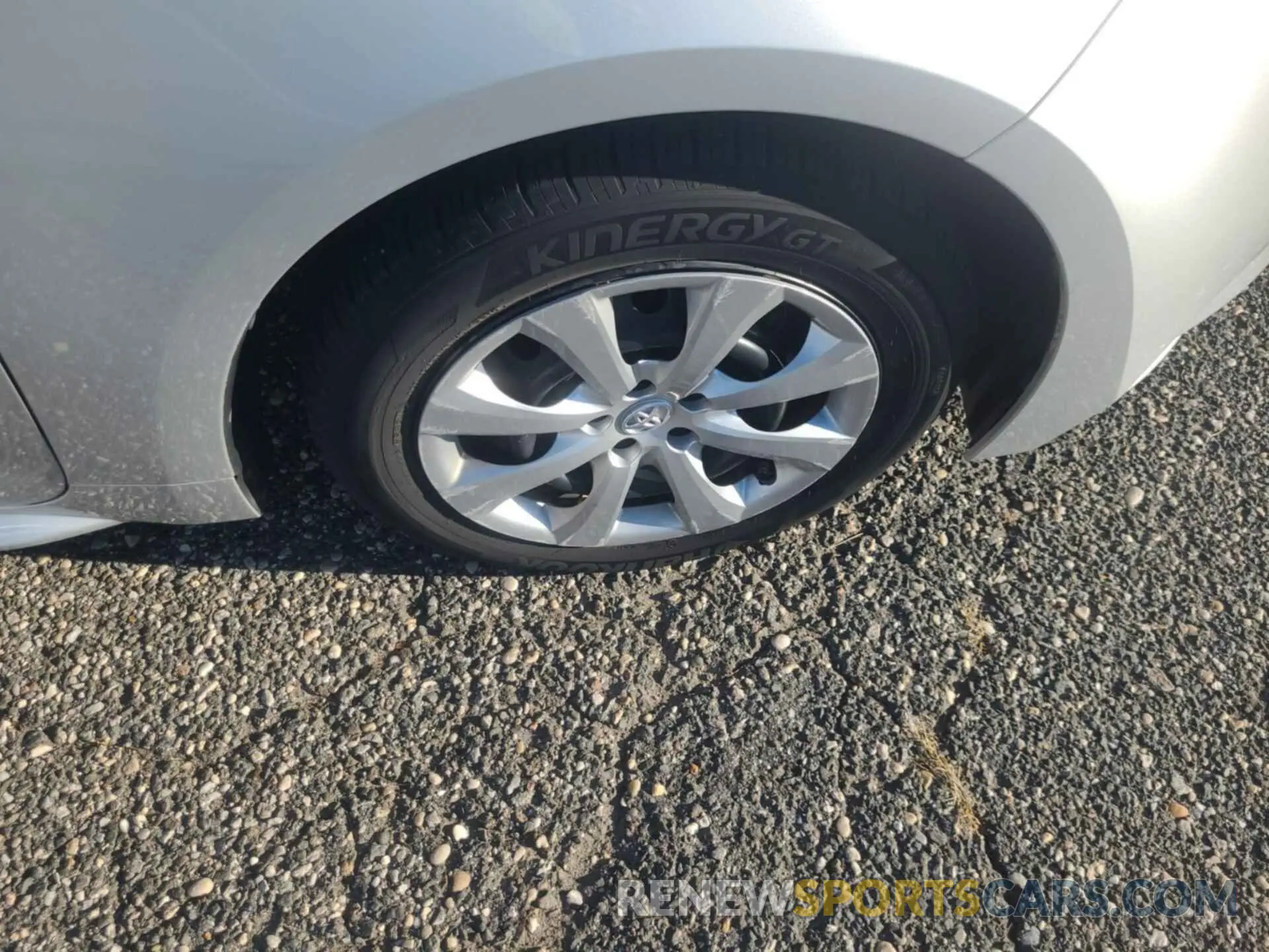 17 fotografías del automóvil dañado 5YFEPRAE7LP084313 TOYOTA COROLLA 2020