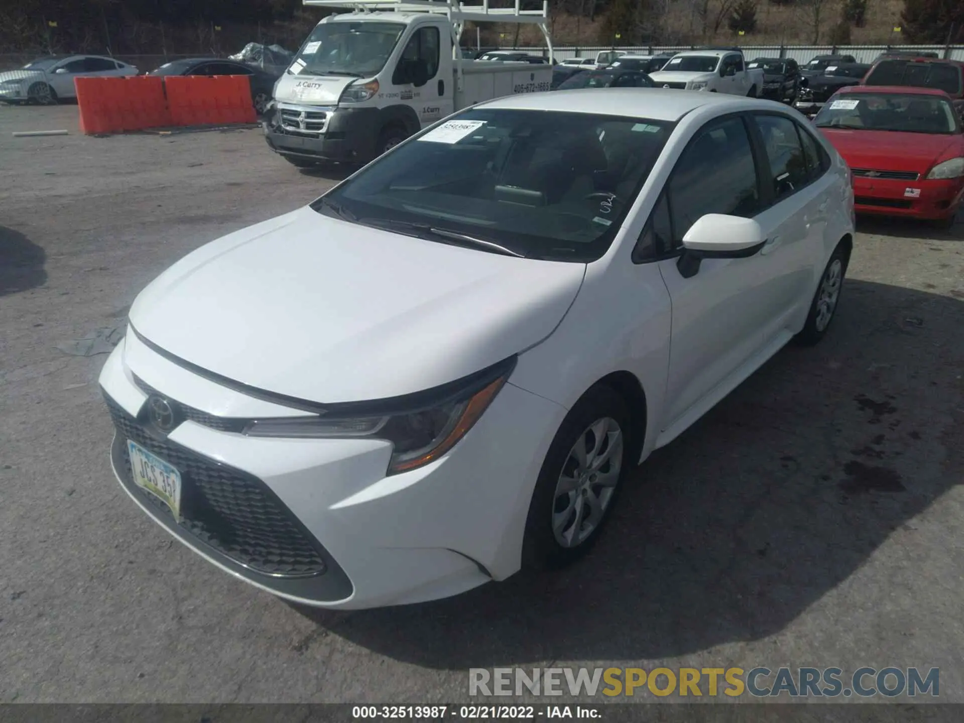2 fotografías del automóvil dañado 5YFEPRAE7LP109923 TOYOTA COROLLA 2020