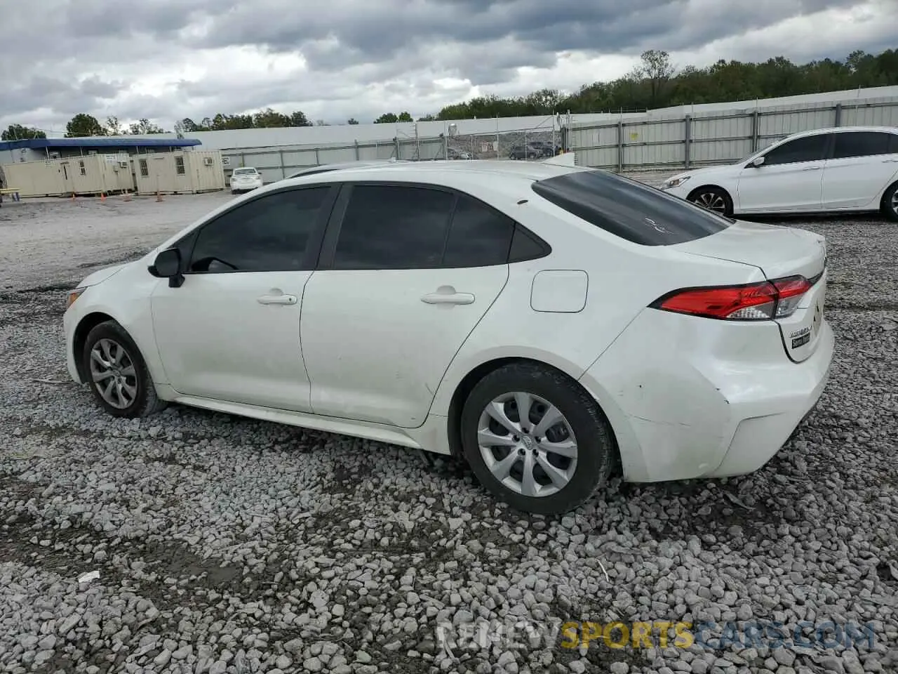 2 fotografías del automóvil dañado 5YFEPRAE7LP122588 TOYOTA COROLLA 2020