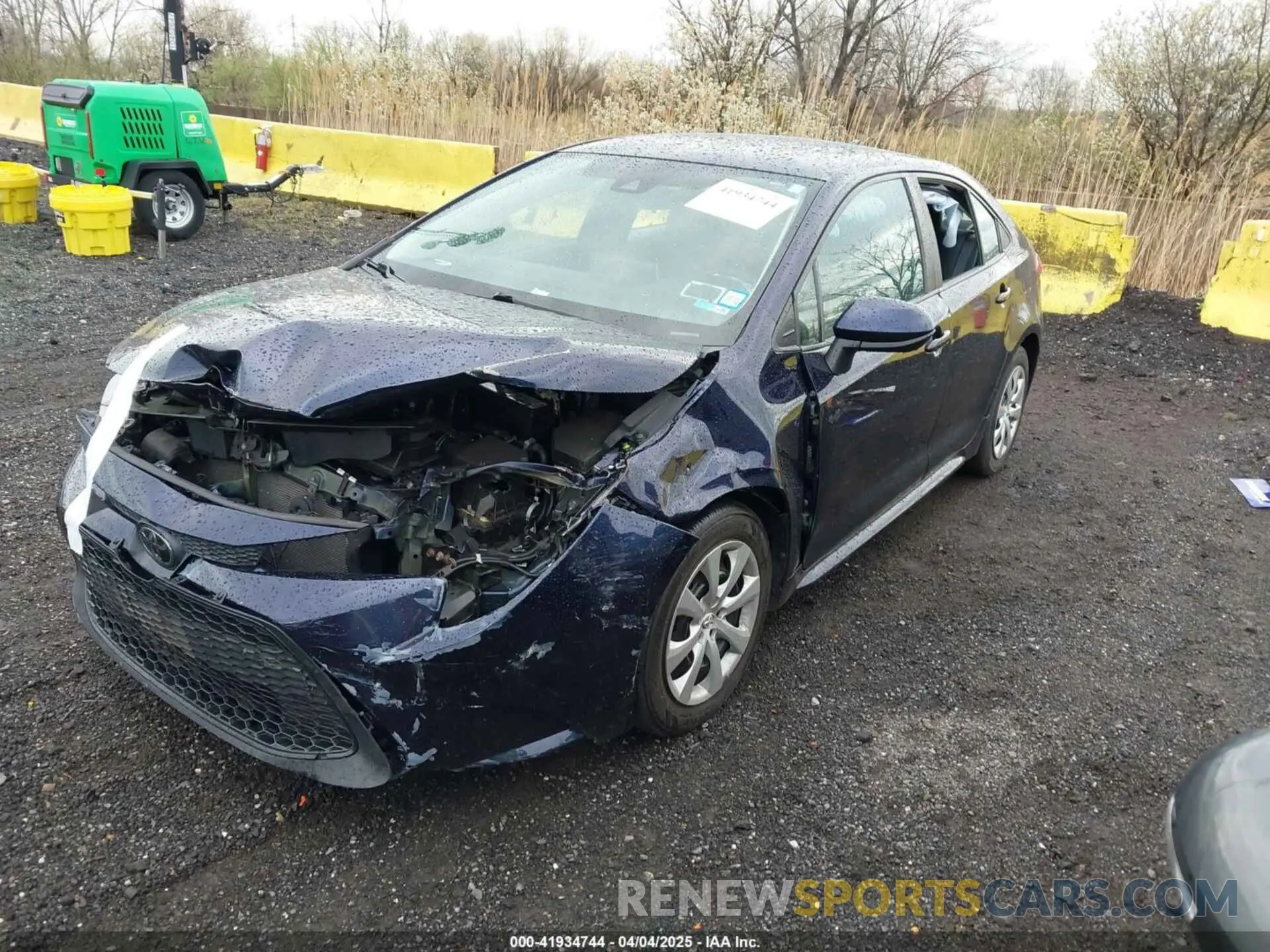 2 fotografías del automóvil dañado 5YFEPRAE8LP038893 TOYOTA COROLLA 2020
