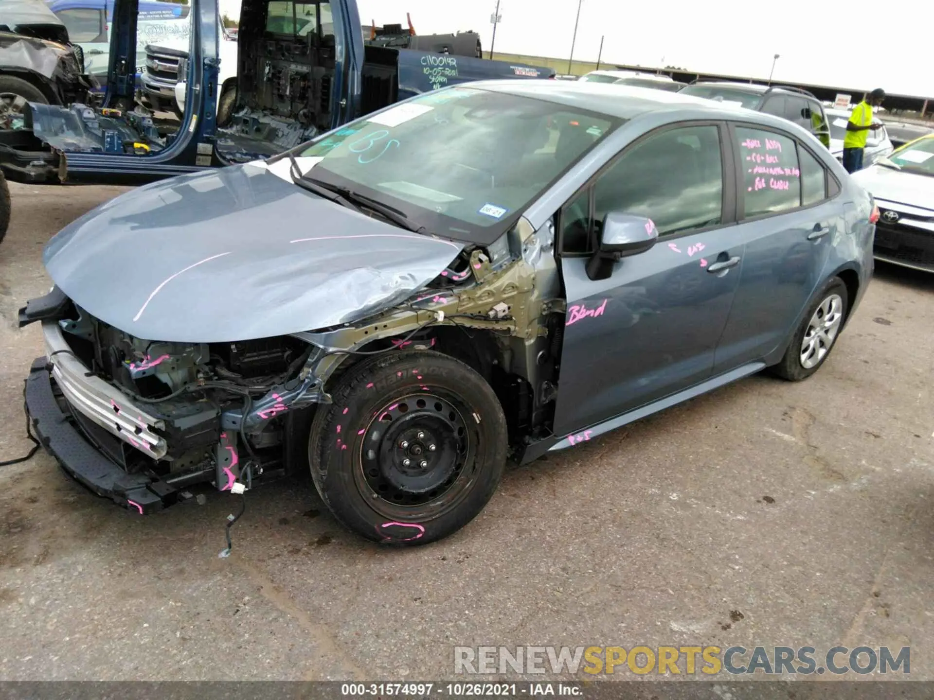 2 fotografías del automóvil dañado 5YFEPRAE8LP044063 TOYOTA COROLLA 2020