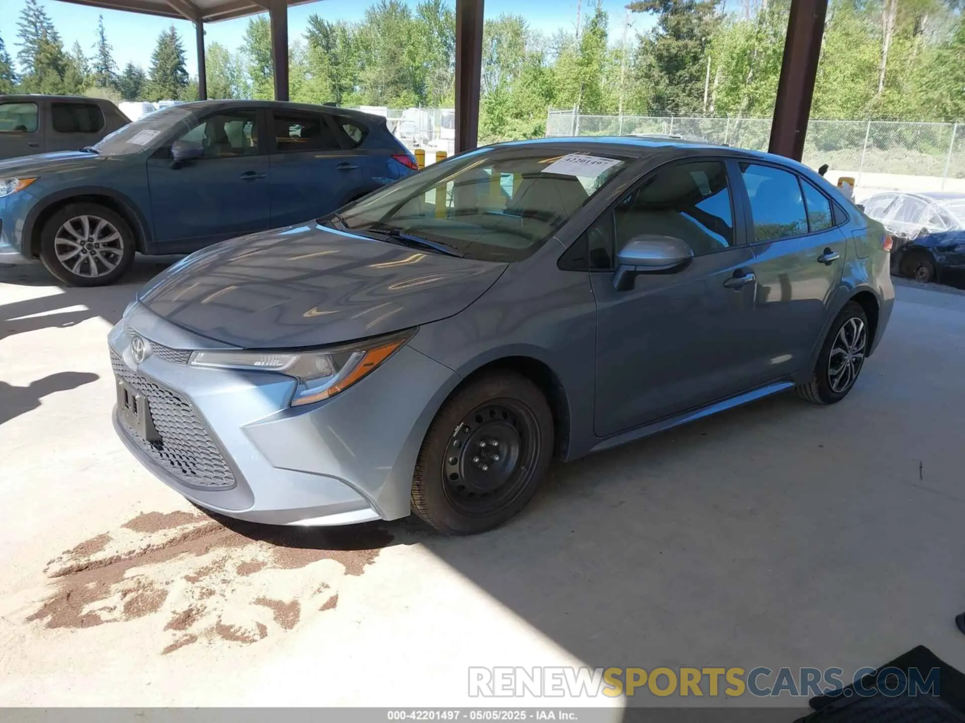 2 fotografías del automóvil dañado 5YFEPRAE8LP044662 TOYOTA COROLLA 2020
