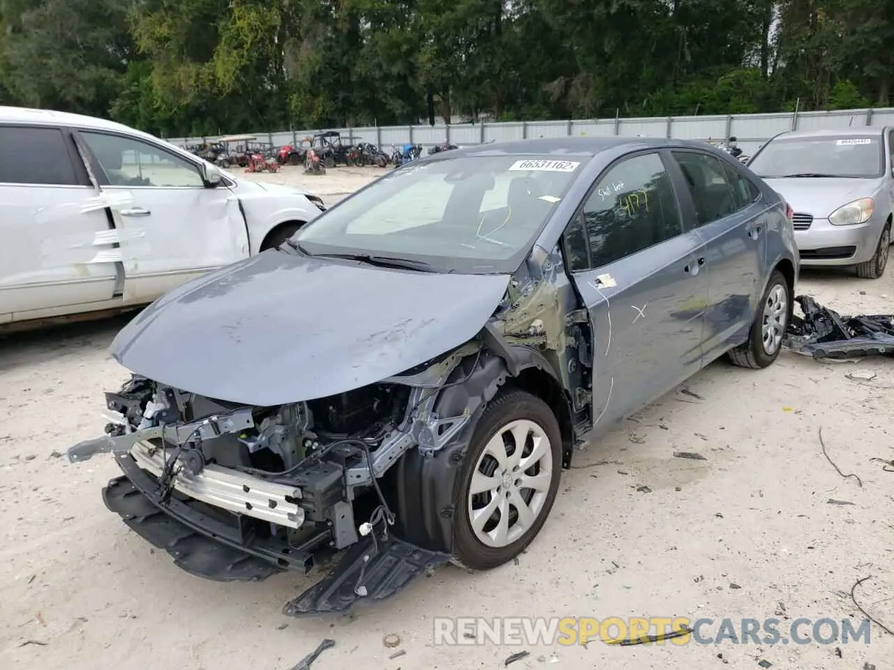 2 fotografías del automóvil dañado 5YFEPRAE8LP085633 TOYOTA COROLLA 2020