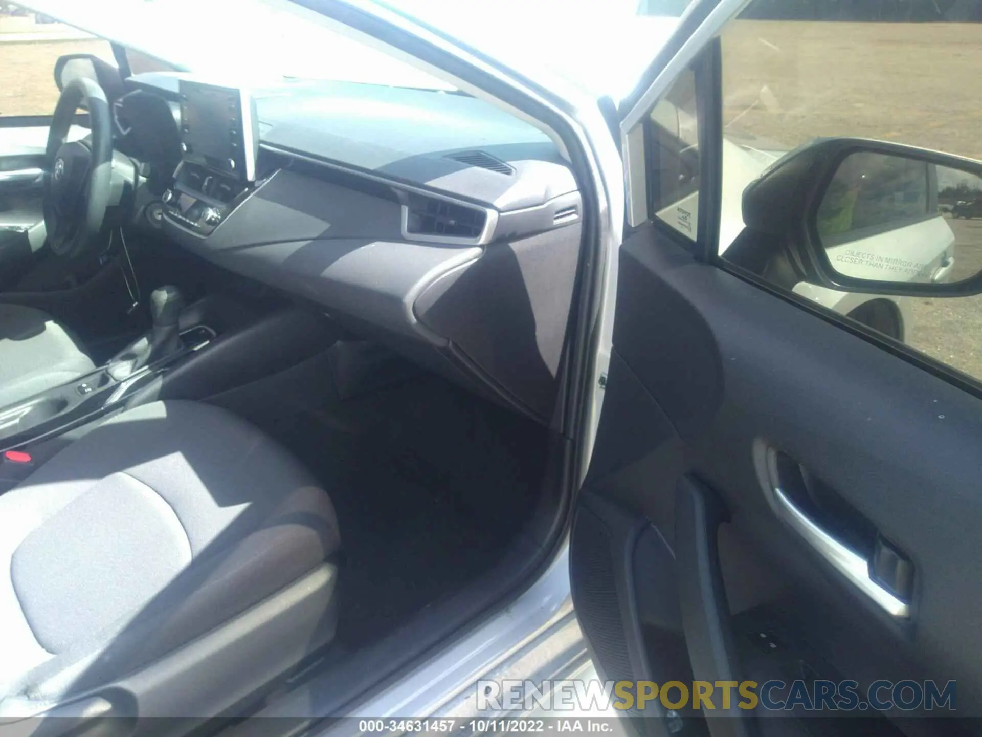 5 fotografías del automóvil dañado 5YFEPRAE8LP091013 TOYOTA COROLLA 2020