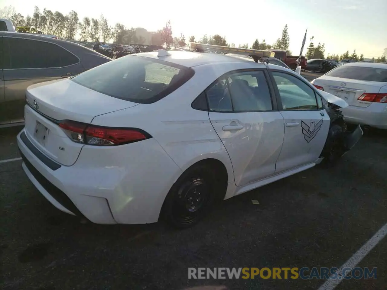 3 fotografías del automóvil dañado 5YFEPRAE8LP129713 TOYOTA COROLLA 2020