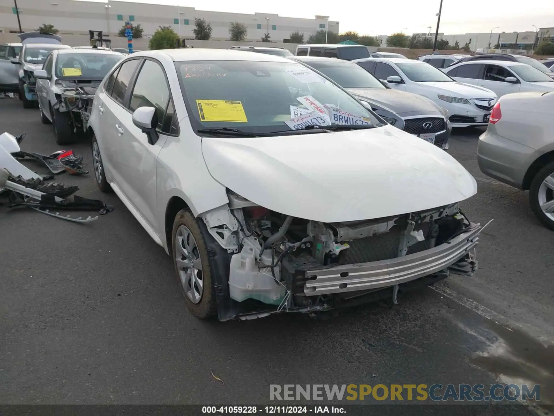 14 fotografías del automóvil dañado 5YFEPRAE8LP143658 TOYOTA COROLLA 2020