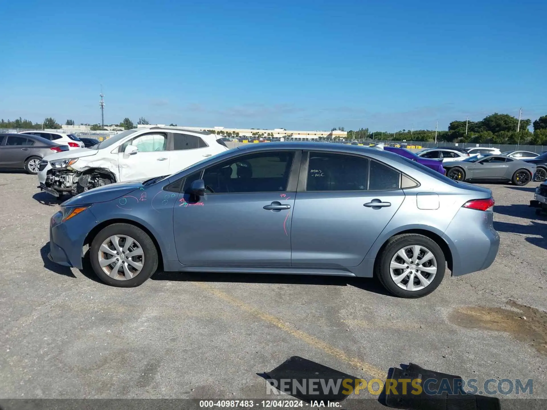 14 fotografías del automóvil dañado 5YFEPRAE9LP038093 TOYOTA COROLLA 2020
