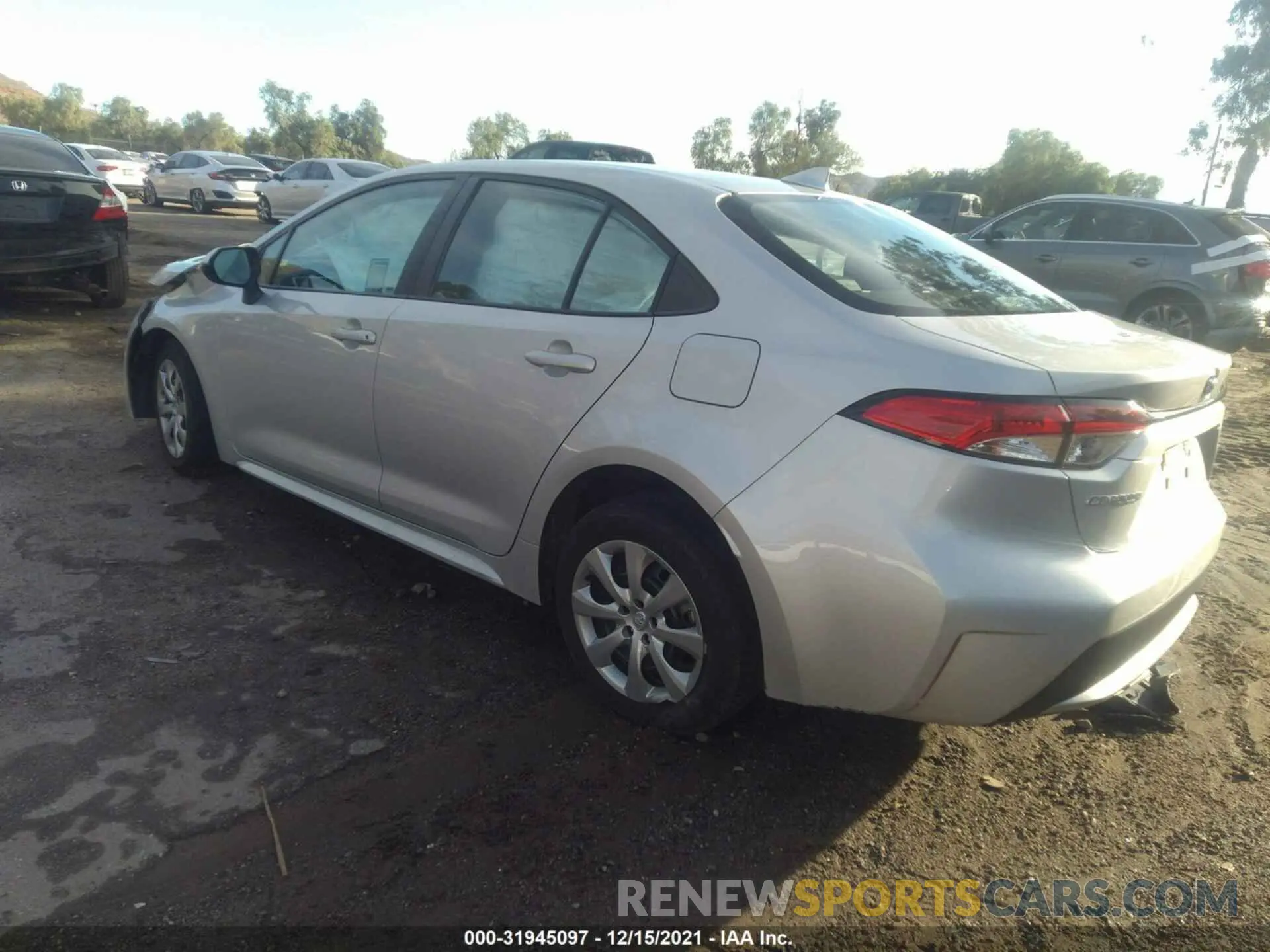 3 fotografías del automóvil dañado 5YFEPRAE9LP047988 TOYOTA COROLLA 2020