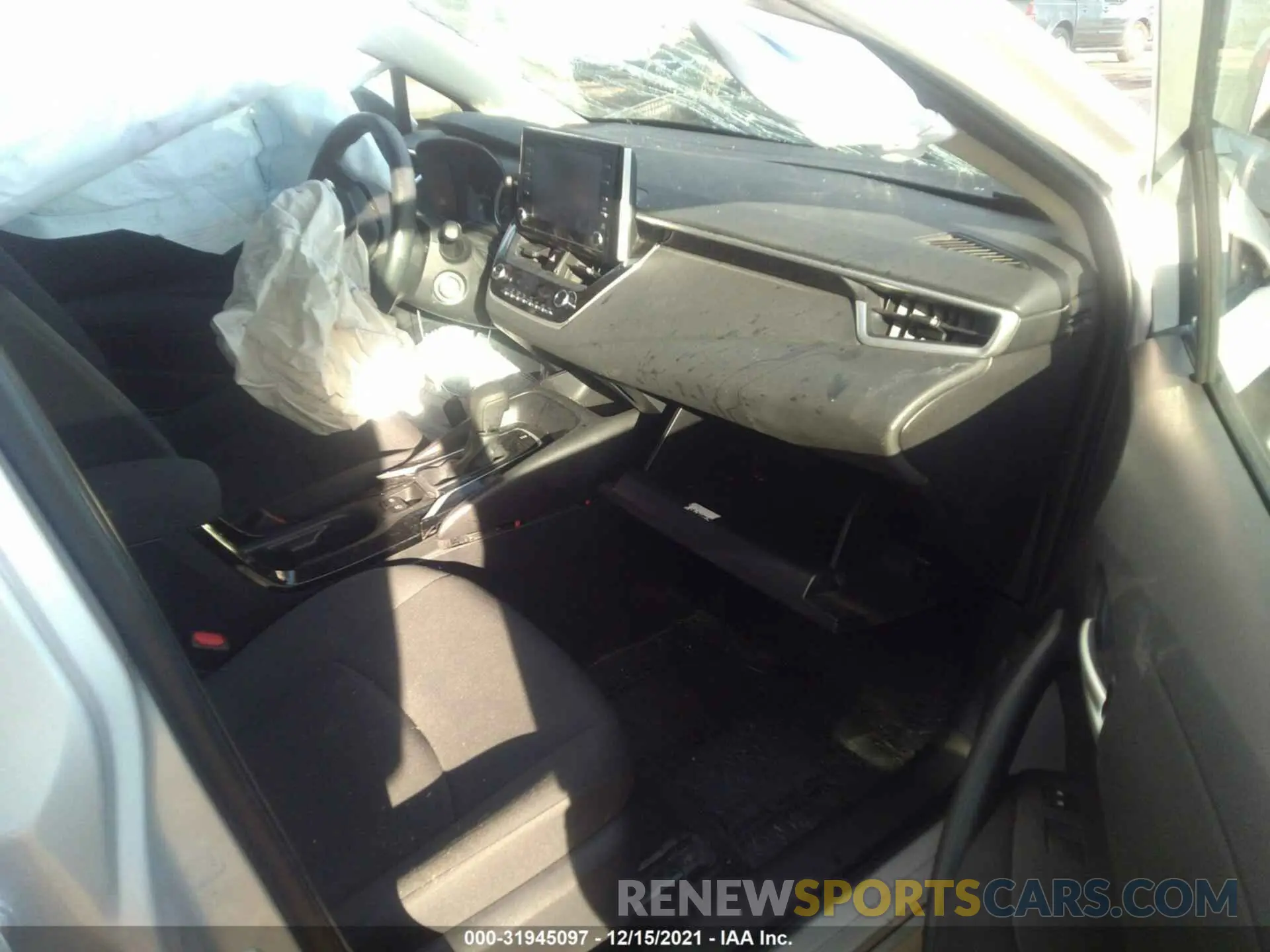 5 fotografías del automóvil dañado 5YFEPRAE9LP047988 TOYOTA COROLLA 2020