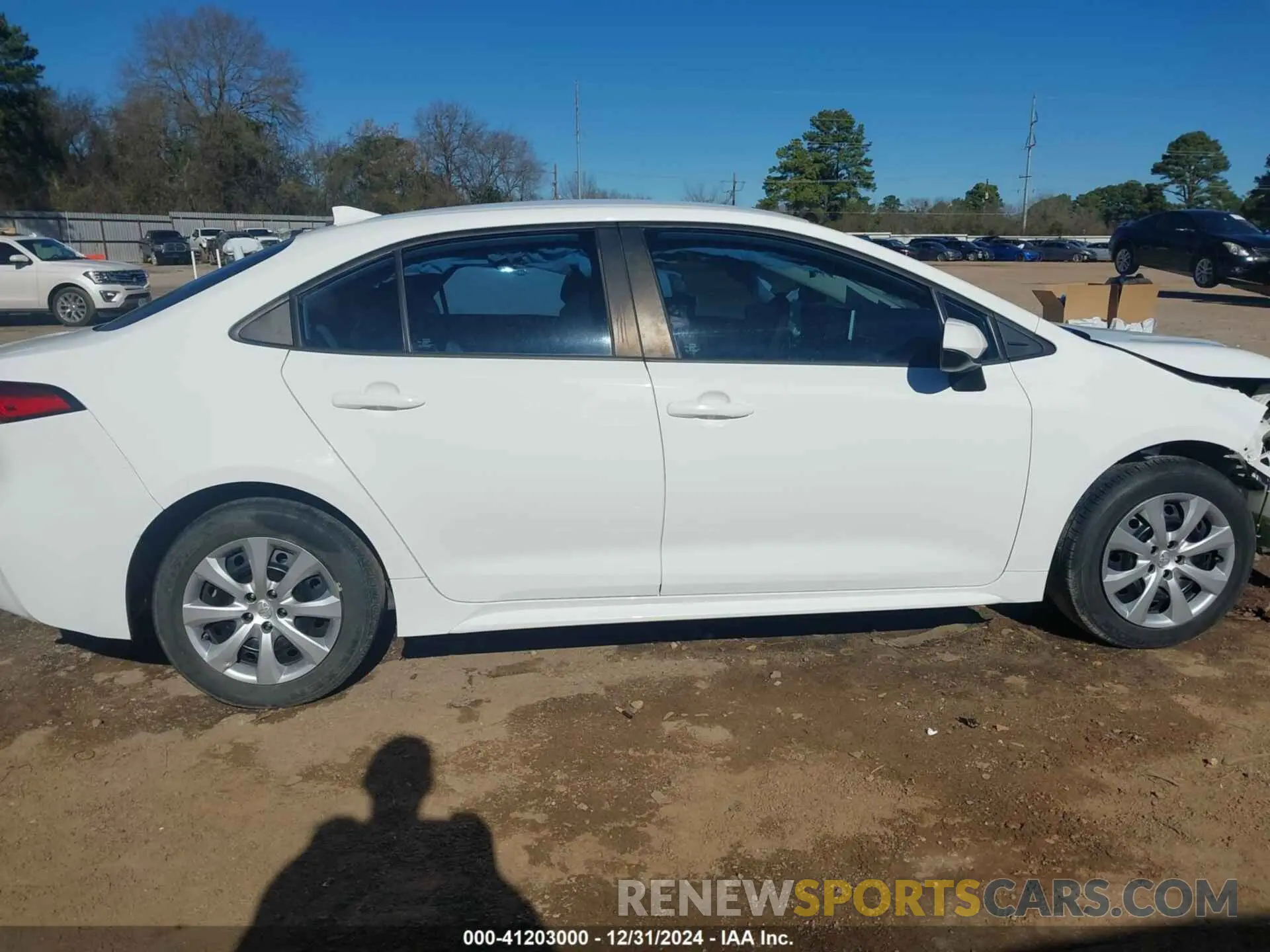 14 fotografías del automóvil dañado 5YFEPRAE9LP061003 TOYOTA COROLLA 2020